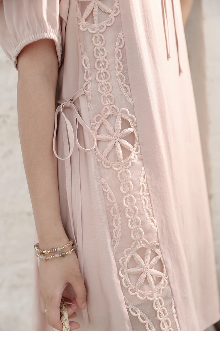 MISHOW Vacation Tea Break Sweet Dress 2024 Summer French Temperament Hollowed Out Dresses Embroidered Lace-up Dress MXD30L1950