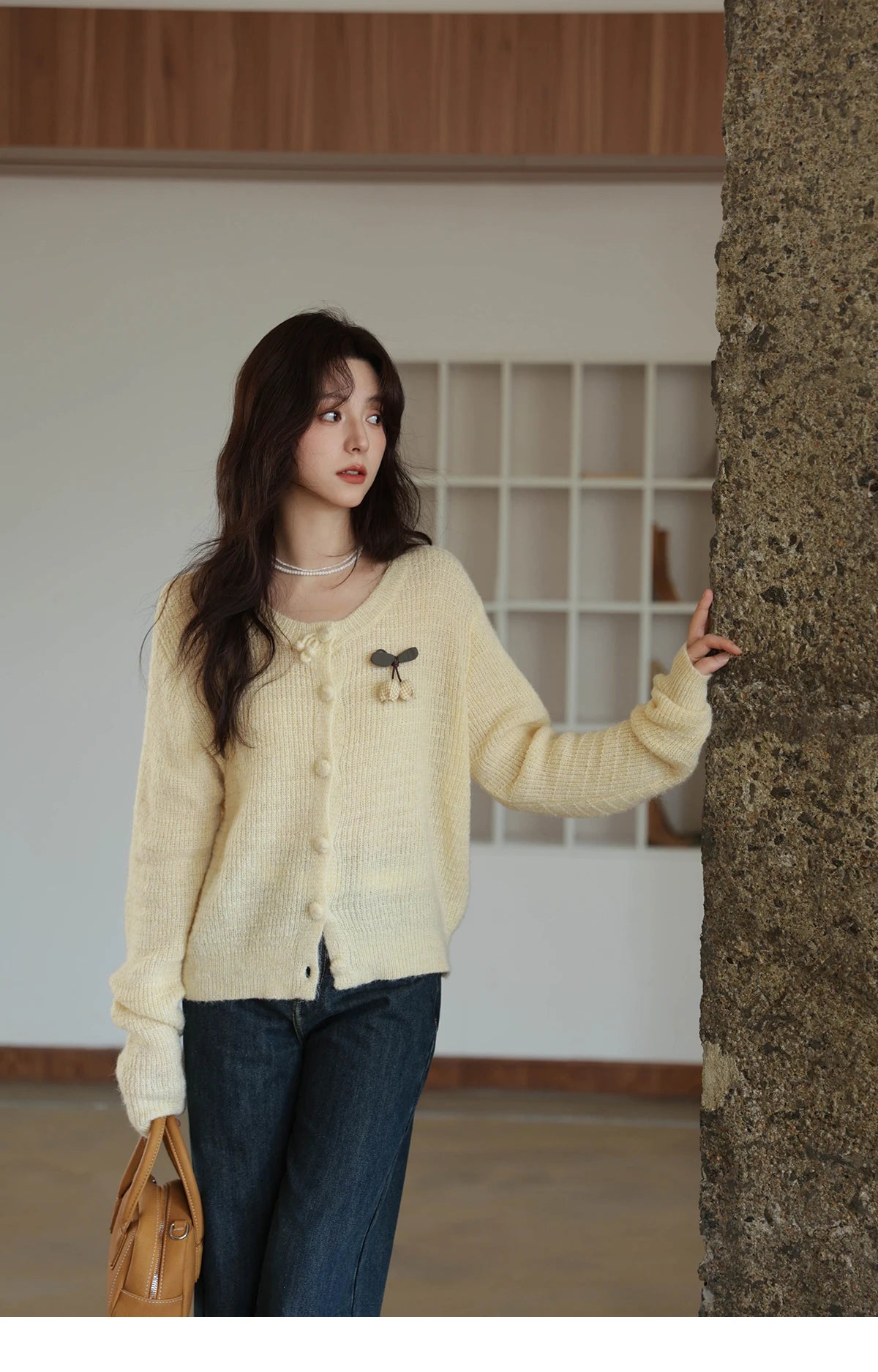 MISHOW Women's Knit Cardigan 2025 Autumn Elegant Camellia Brooch Round Neck Long-Sleeve Top Solid Commute Outerwear MXE44Z1390