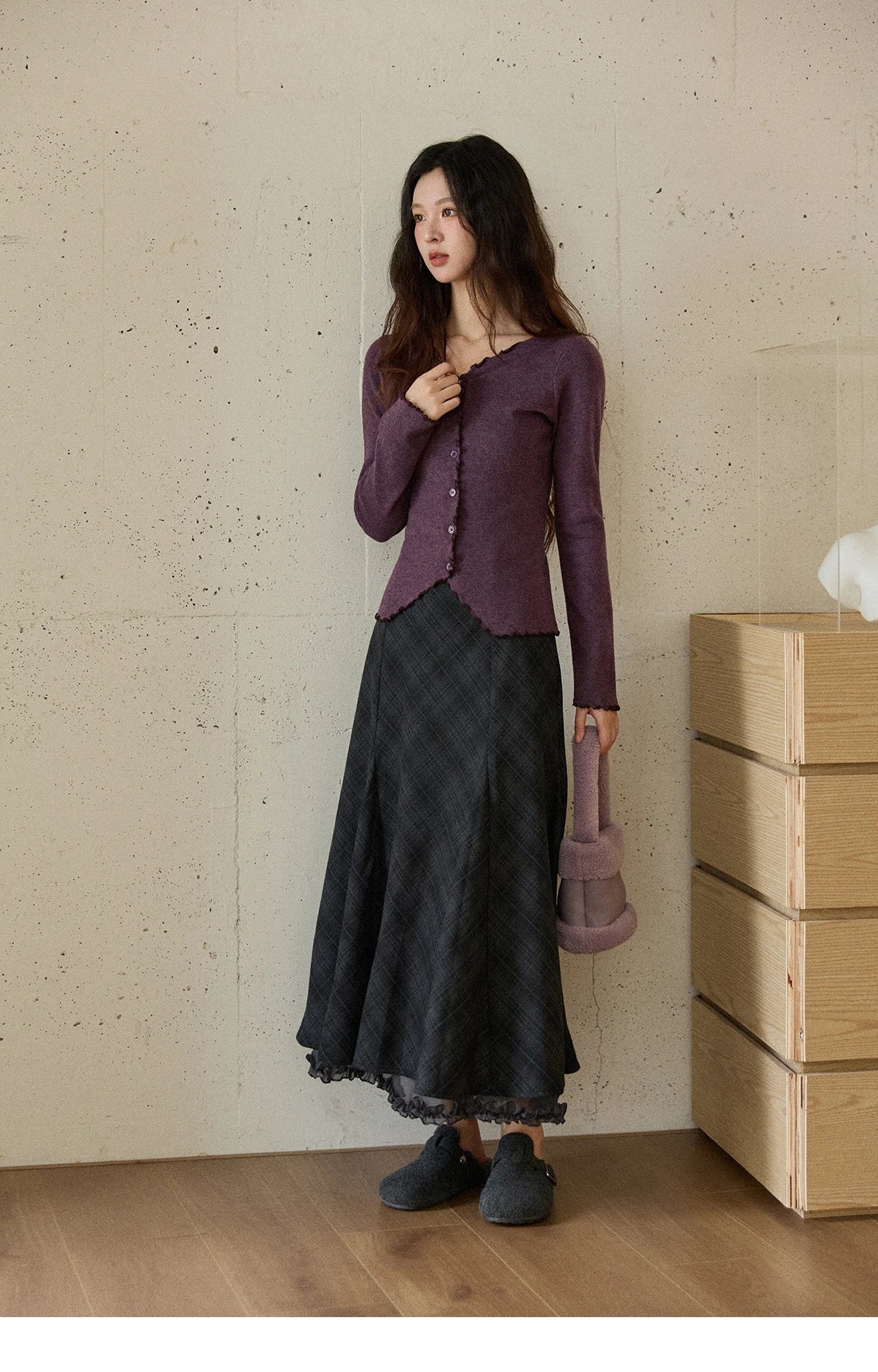 MISHOW New Ruffled Edge Knitted Pullovers for Woman 2025 Retro Slim V-neck Ribbon Knit Top Cmfortable Winter Clothes MXE86Z2728