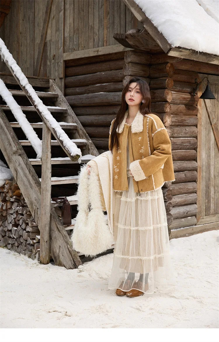 MISHOW Woman Elegant Jacktes 2025 Winter Floral Embroidered Fur Sheath Coat Retro Commute Plush Lapel Warm Short Coat MXE87W0918