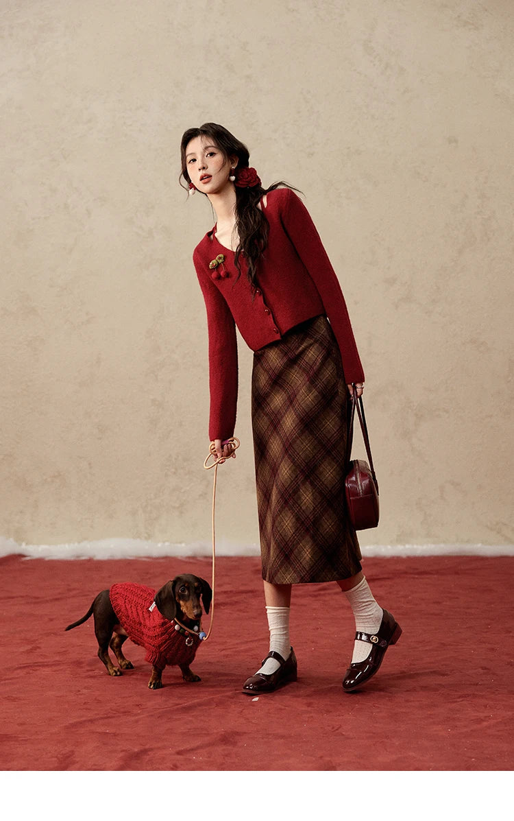 MISHOW Red Knitted Short Cardigan Women Autumn Winter New Cherry Ornaments Sweet Slim Fit V-neck Long Sleeve Tops MXD112Z1006