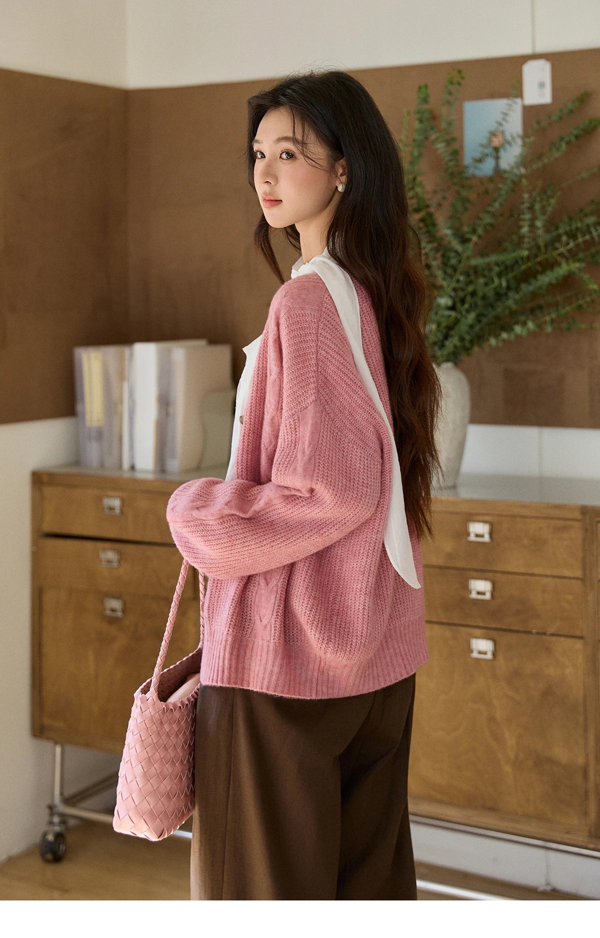 MISHOW Women's Dusty Pink Knitted Cardigan 2026 Spring V-Neck Single Breasted Tops Loose Casual Long Sleeve Outerwear MXF11Z2898