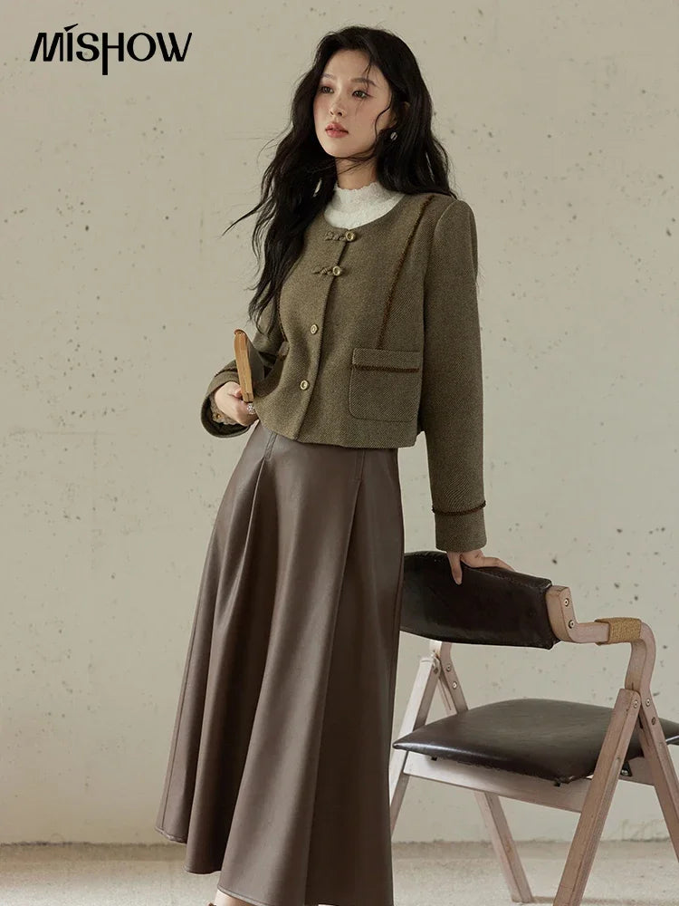 MISHOW Fashion Plaid Tweed Coat Women Premium Elegant Gentle Tweed Jacket Single Breasted Long Sleeve Loose Short Top MXD46W0449