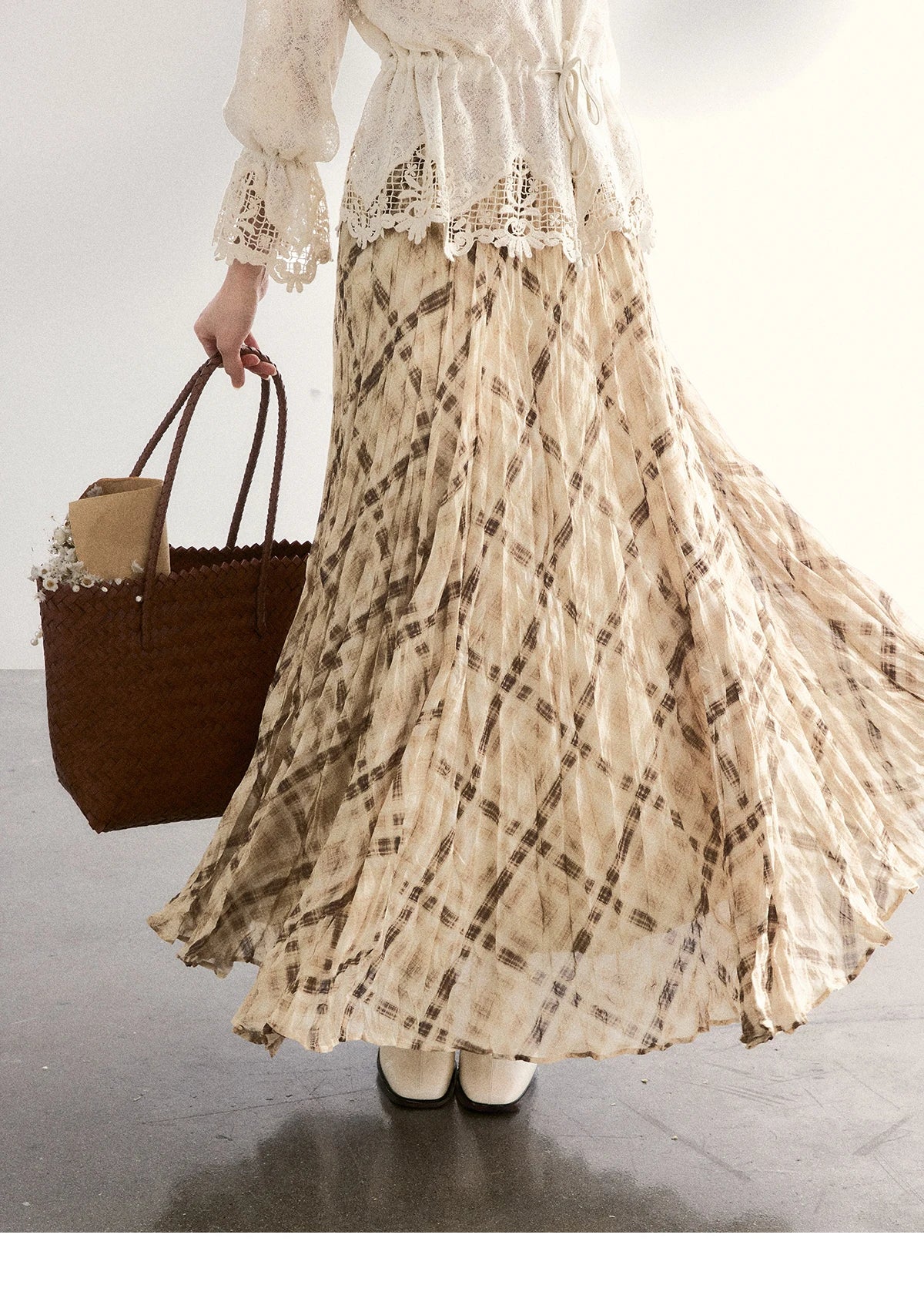 MISHOW Women's Lace V Neck Long Sleeve Shirts 2026 Spring Drawstring Waist Ruffled Hem Casual Loose Apricot Blouse MXF108X0998