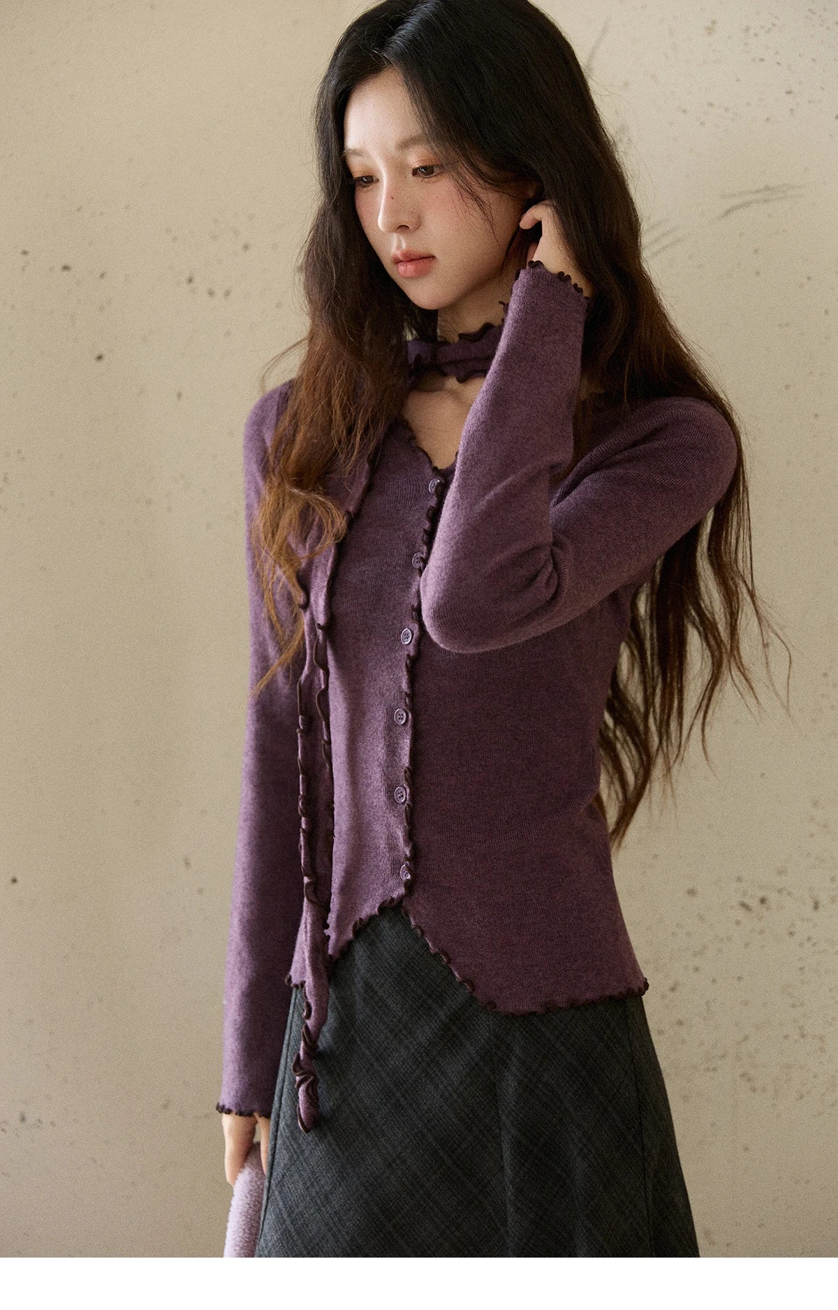 MISHOW New Ruffled Edge Knitted Pullovers for Woman 2025 Retro Slim V-neck Ribbon Knit Top Cmfortable Winter Clothes MXE86Z2728