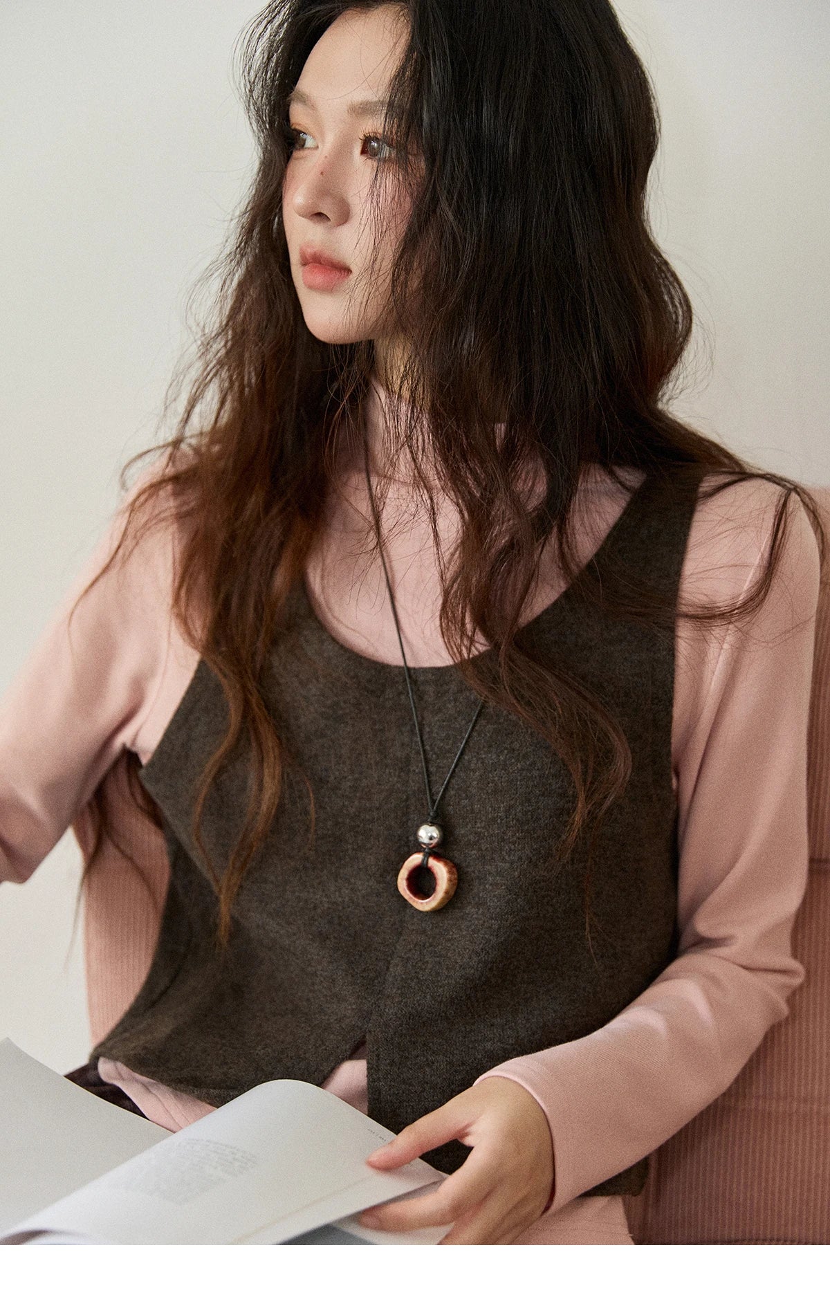 MISHOW Two-piece Suit for Women 2025 Winter Retro Turtleneck Knit Long-sleeved Tops Square Collar Vest Woman Set MXE88T1440