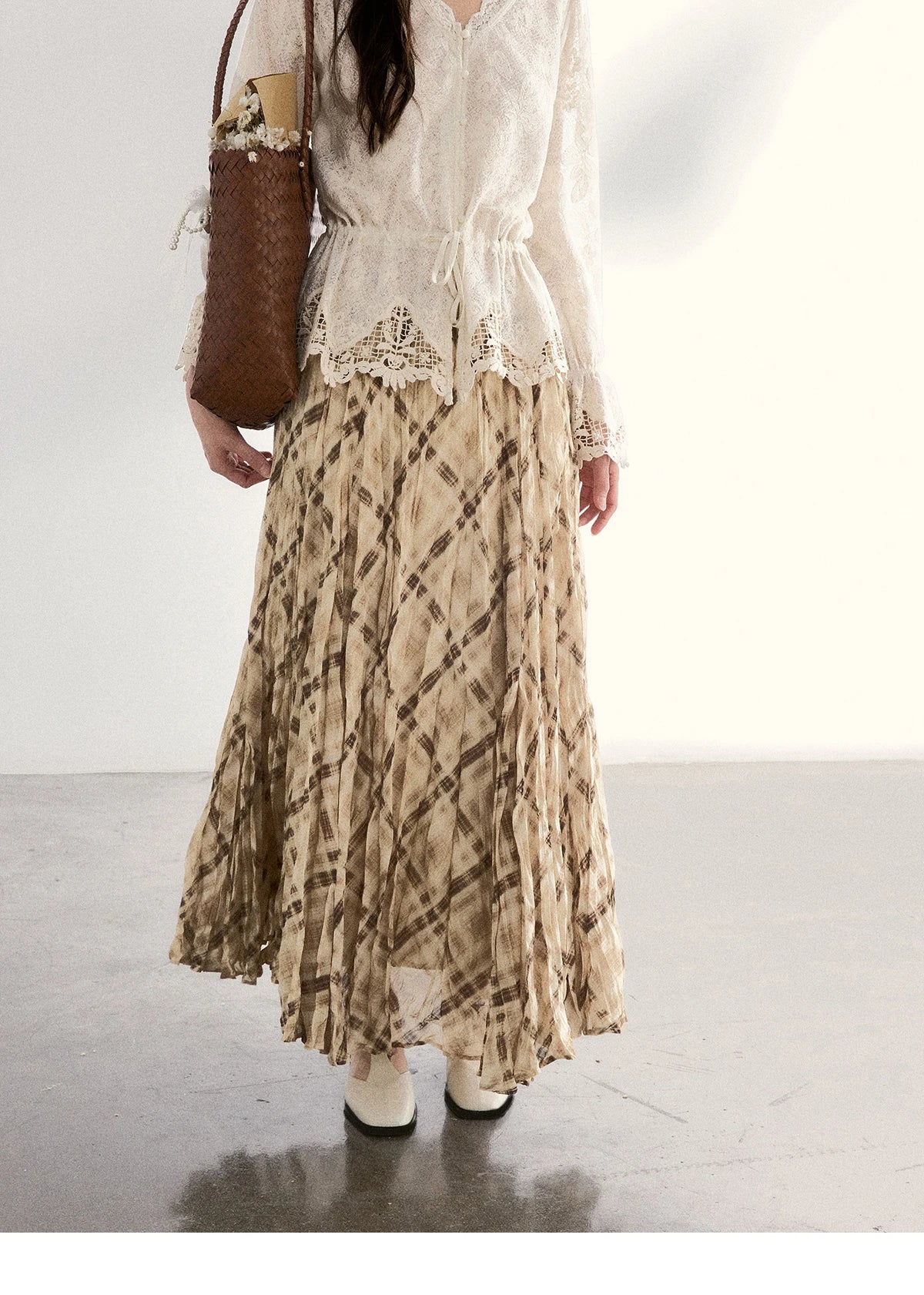 MISHOW Women's Beige Plaid Maxi Skirt 2026 Spring High Waist Flowy A-Line Skirts Elastic Waist Casual Chiffon Skirt MXF108B0769