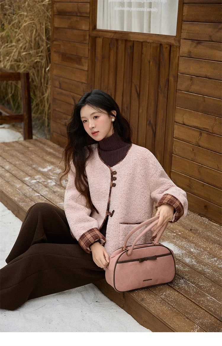 MISHOW Woman Plaid Patchwork Lamb Wool Coat 2025 Winter Round Neck Coat Commute Warm Loose Jacket （Without A Scarf）MXE90W0923