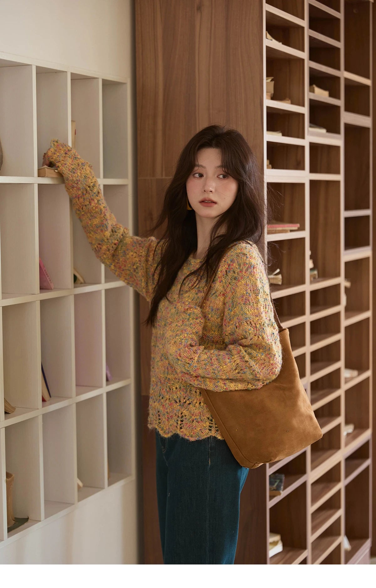 MISHOW Women's Retro Chic Knitted Top 2025 Autumn French Color Polka Dot Knitted Round Neck Curved Hem Thin Sweaters MXE43Z1343