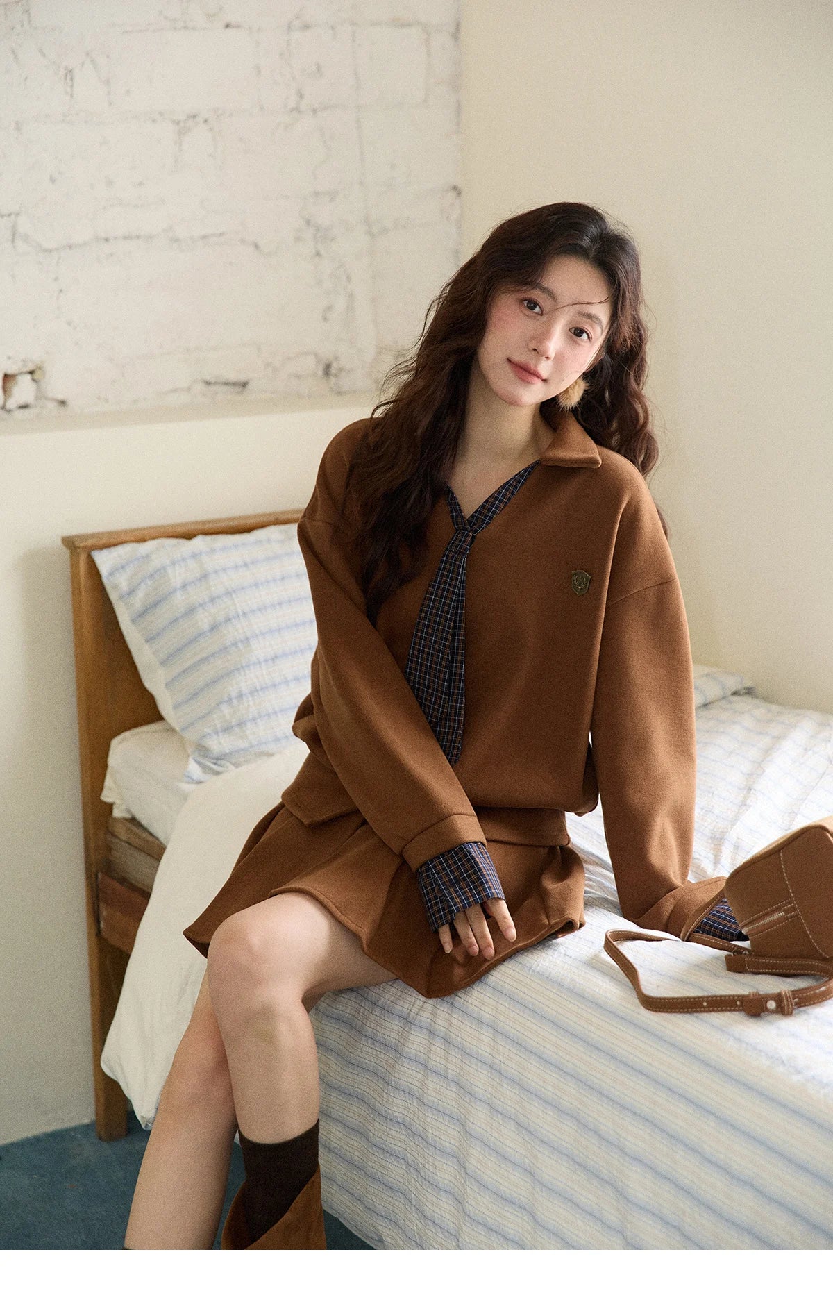 MISHOW Woman Skirt Suit 2025 Winter College Style Fake 2-piece Spliced Sweatshirt Pleated Skirt Casual Woman Sets MXE86T1447