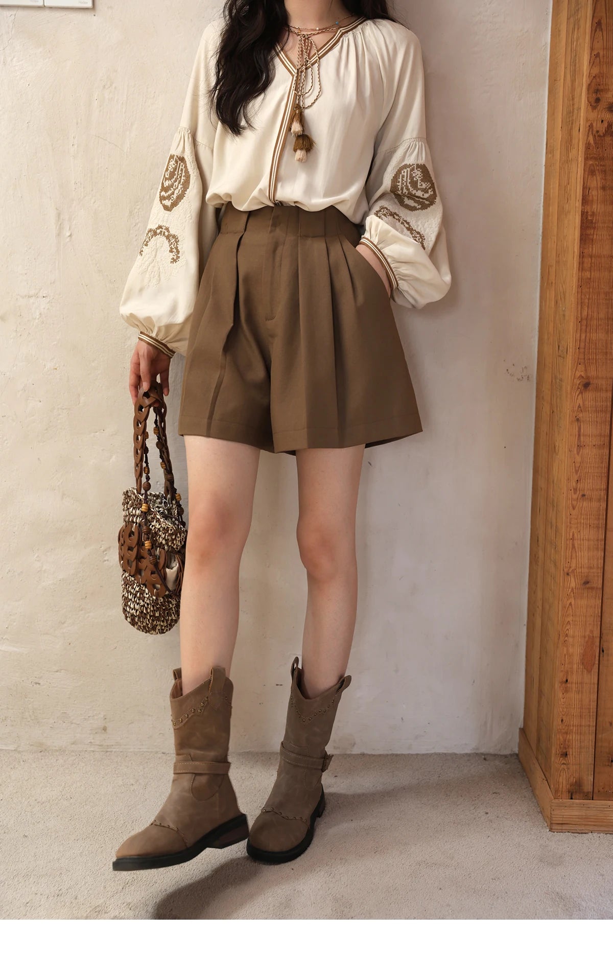 MISHOW Brown High Waist Shorts 2025 Three-dimensional I-shaped Pleated Hook Buckle Shorts Women Versatile Short Pants MXE41K1022