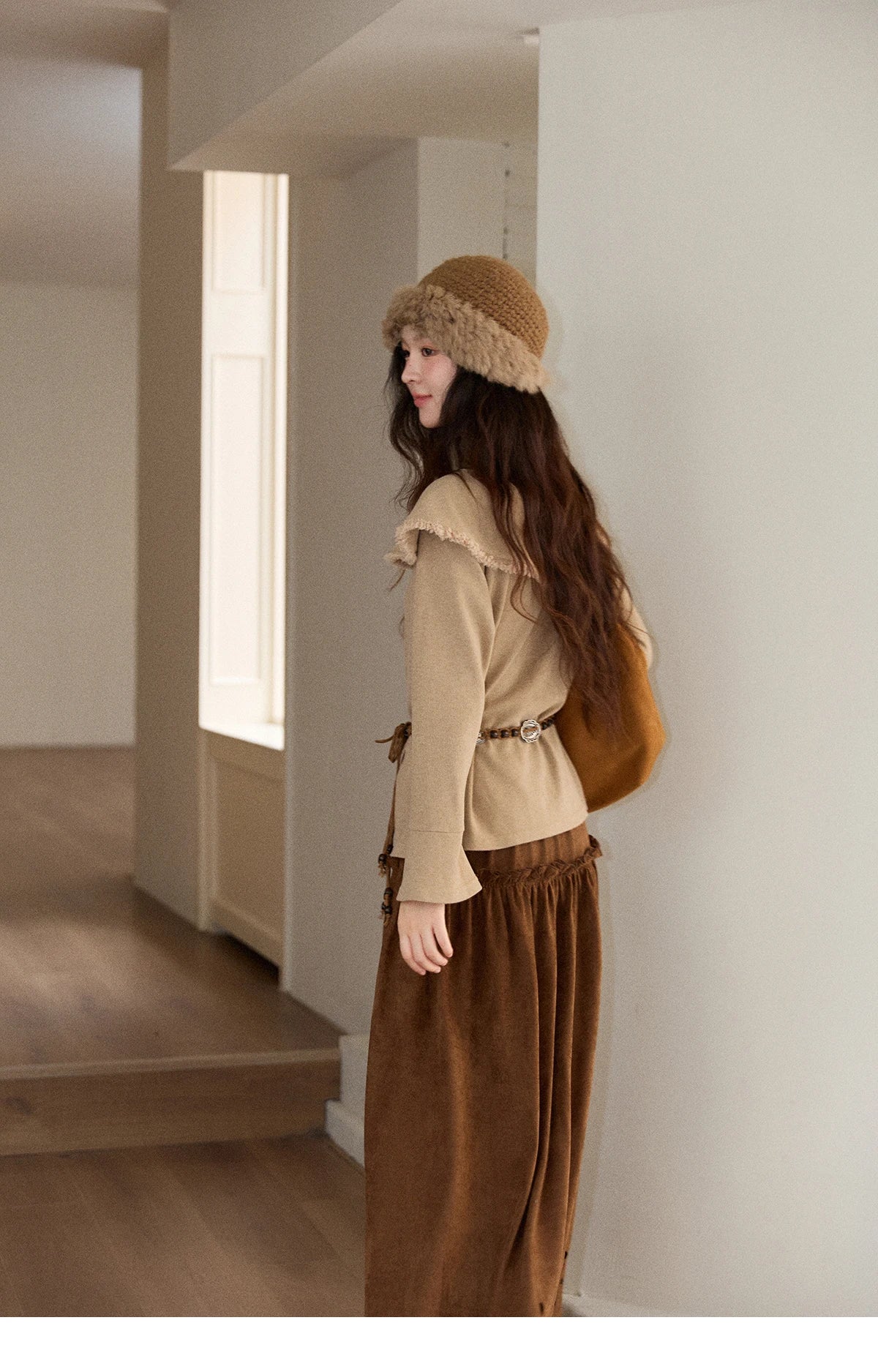 MISHOW  Women's Long-sleeved Tops 2025 Winter Retro Brown Three-dimensional Flower Decoration Round Neck Knitted Tops MXE51Z2593