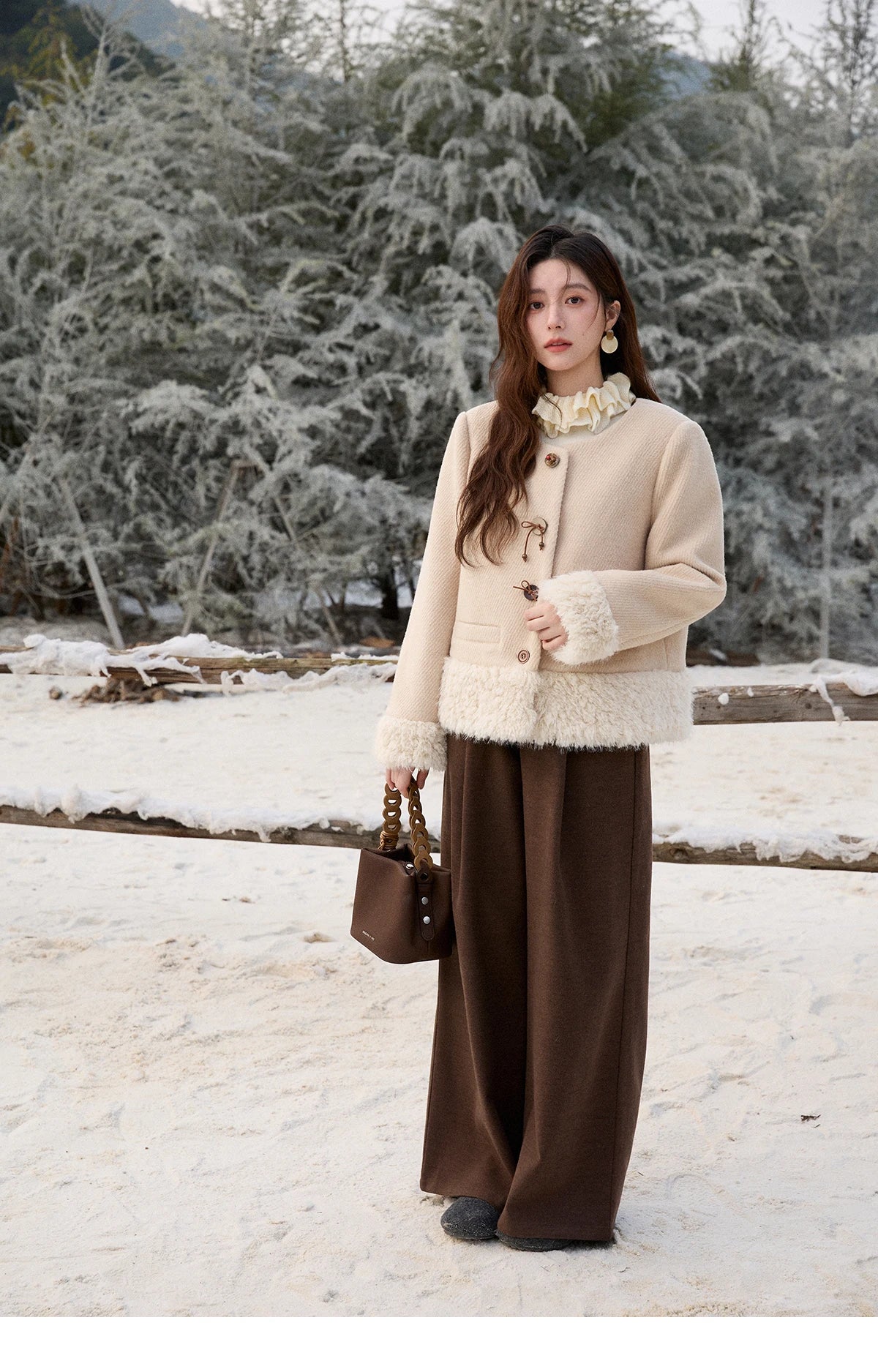 MISHOW Retro Apricot Wool Thickened Short Coat 2025 Winter Plush Splicing Coat Placket Vintage Handmade Buttons Coat MXE92W0998