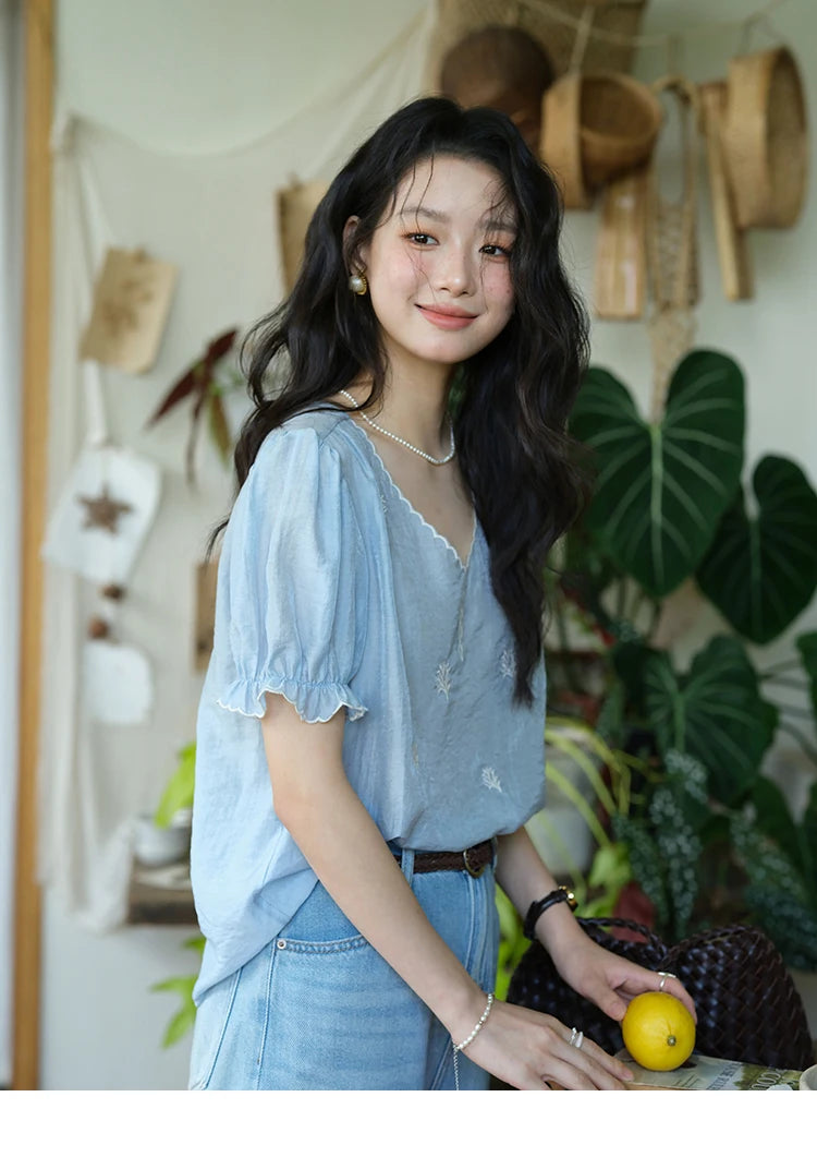 MISHOW Women's Coral Embroidery Summer Blouse 2025 New Fashion V-neck Puff Sleeve Blouse Casual Women's Clothing ﻿MXE37X1850