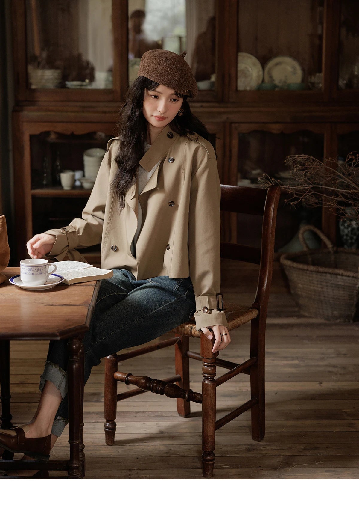 MISHOW Women's Short Fragrant Windbreaker Jacket 2024 Autumn Korean Stand Collar Double Row Placke Trench Streetwear MXD42W0386