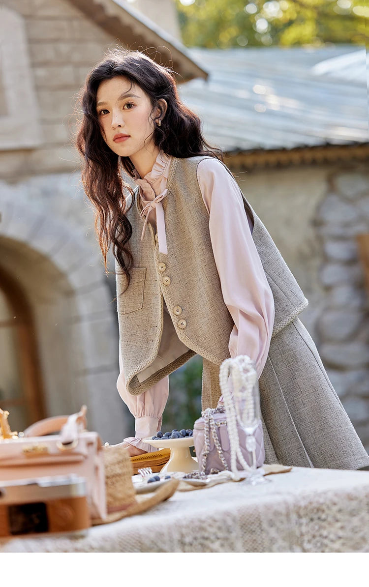 MISHOW Korean Woolen Texture Vest Short Skirt Separately Spring Outfit V-neck Vest Coats Slim A-line Pleated Skirts MXE13W0708