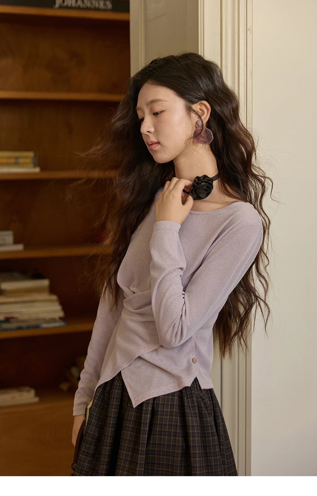 MISHOW Two-color Cross-strap Knitted Top for Women 2025 Autumn Winter New Classic Round Neck Slim Long Sleeves Top MXE43Z1344