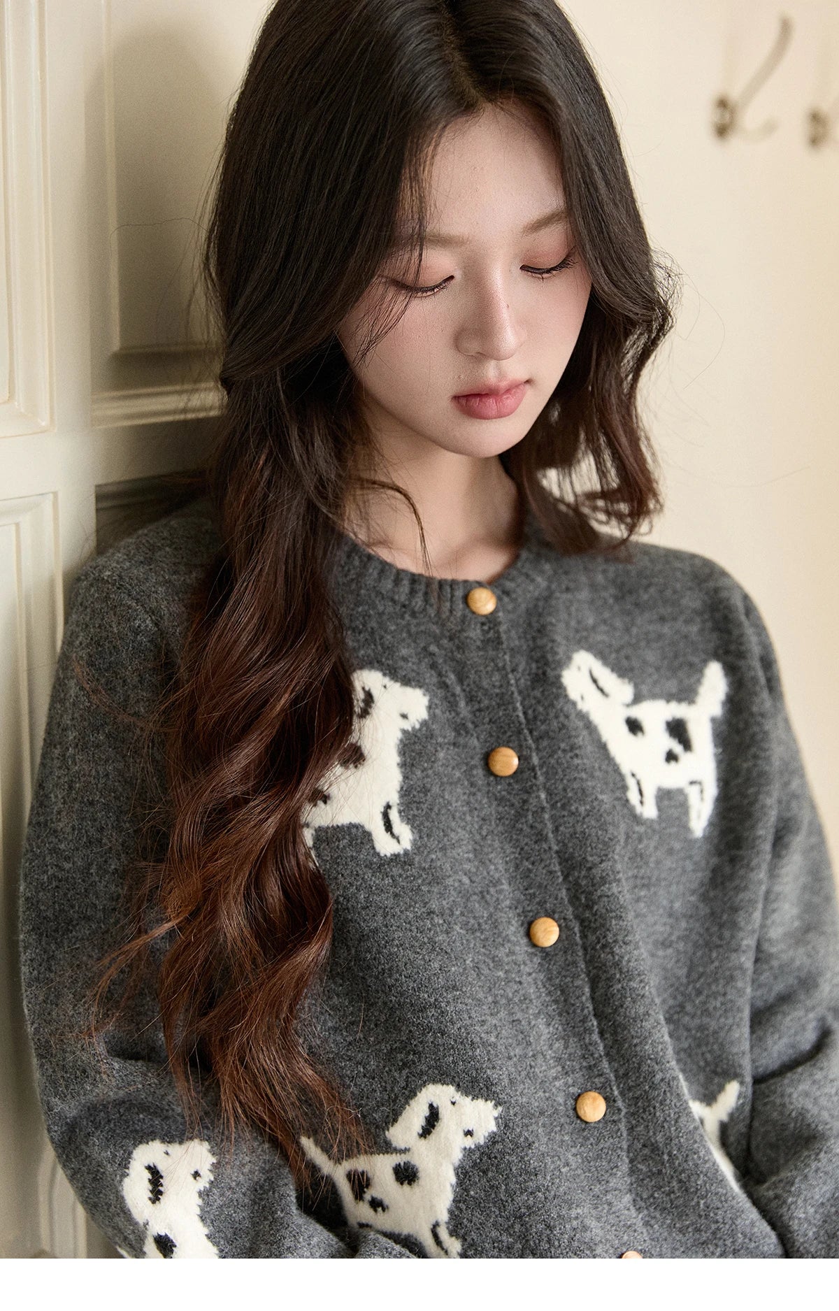 MISHOW Women's Puppy Jacquard Knit Cardigan 2025 Winter Single-breasted Crew Neck Top Warm Loose Sweaters Office Lady MXE93Z2950