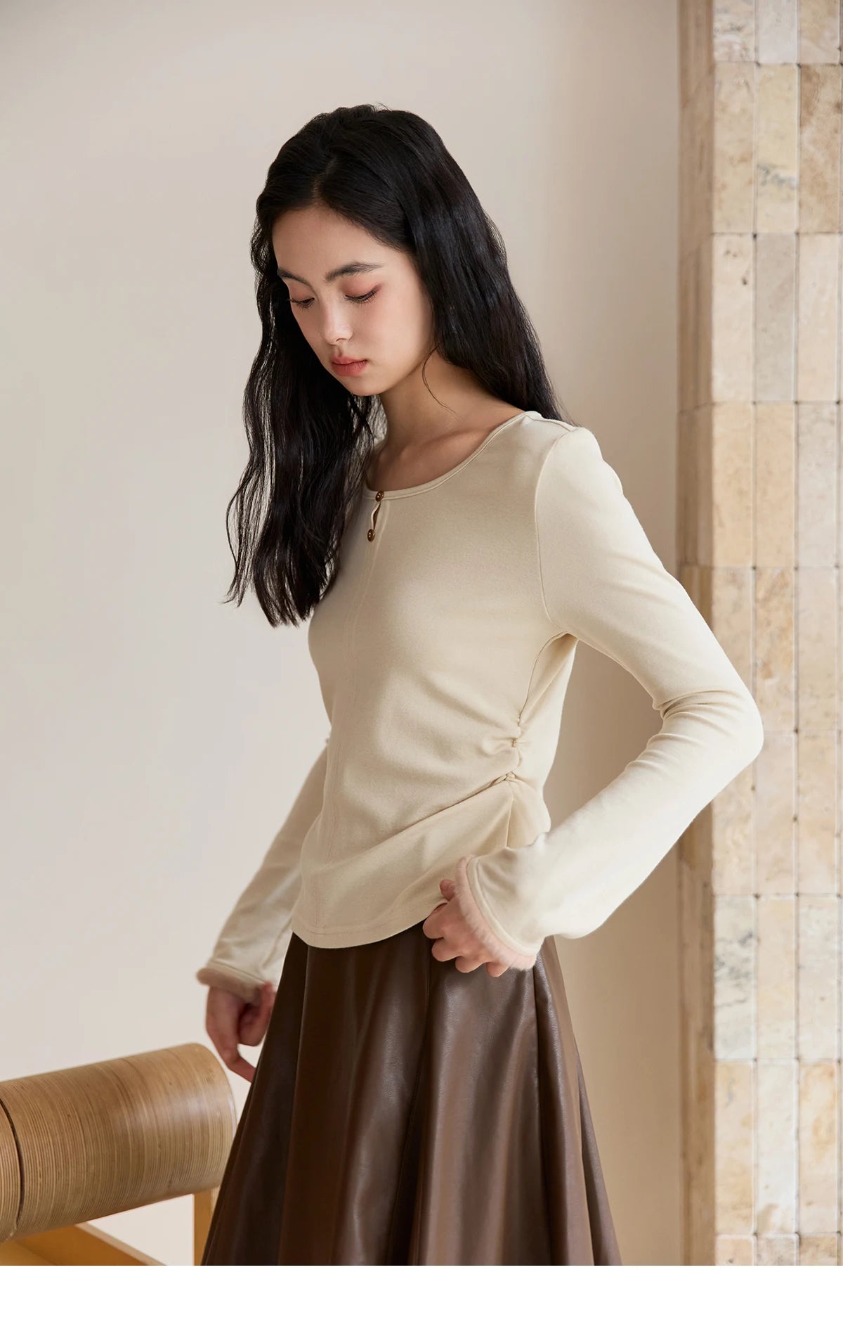 MISHOW Woman Sweaters 2025 Autumn Winter Apricot Brushed Knitted Bottoming Pullovers Pleated Design Casual Loose Top MXE48Z2517