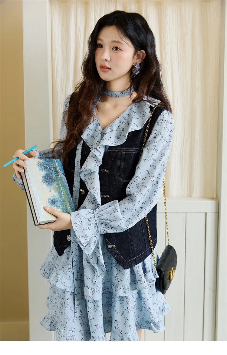 Mishow Blue Floral V-Neck Ruffled Puff Sleeve Dress MXE46L2517