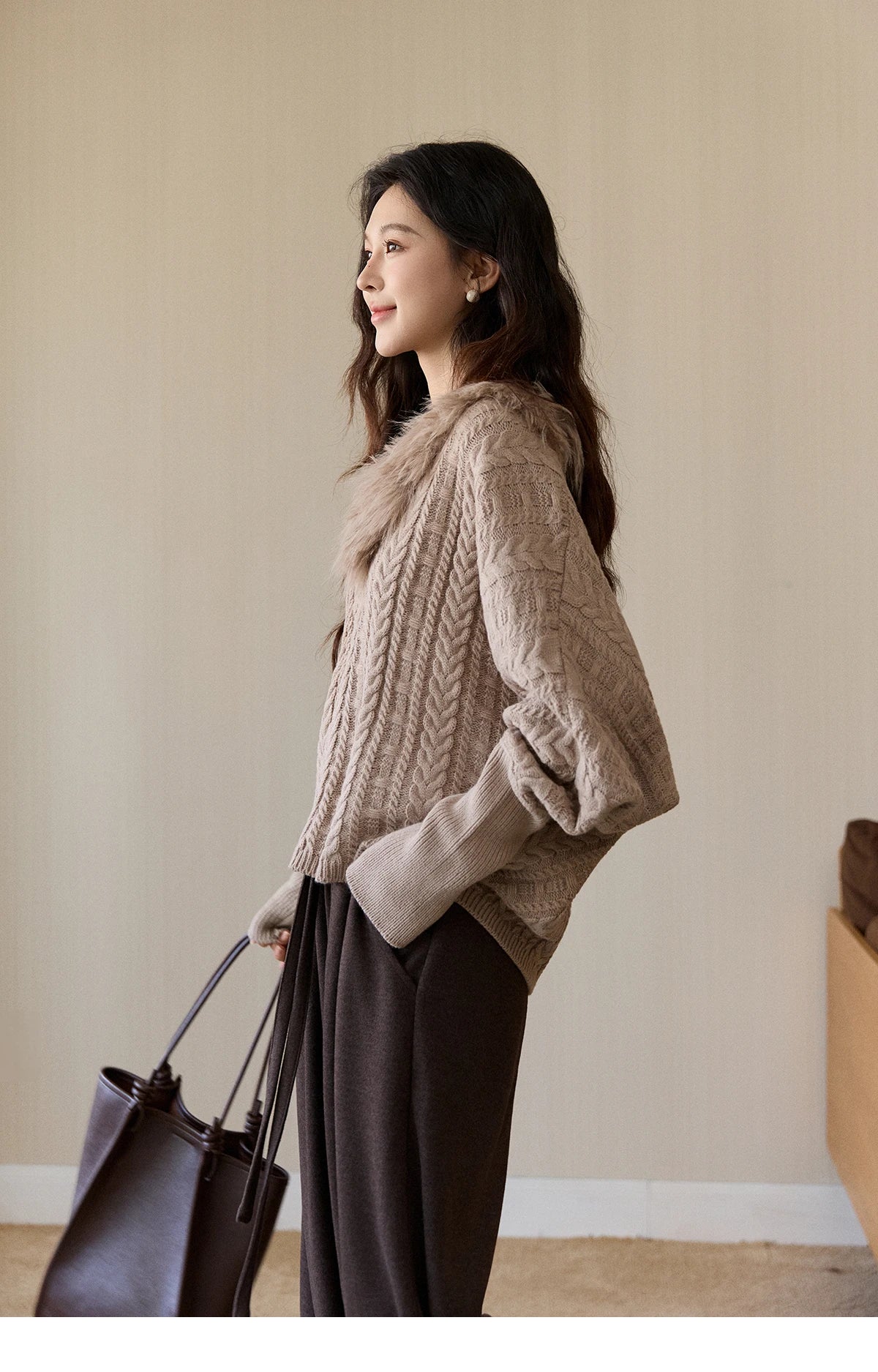 MISHOW Women's Batwing Sleeve KnittedSweater 2025 Winter Faux Fur Collar Cable Knit Puff Sleeve Warm Pullover Tops MXE94Z2985