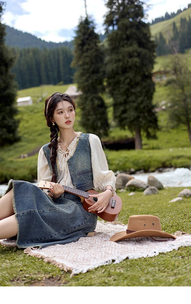 MISHOW Retro Blue Denim Vest Coat 2024 Autumn Sleeveless V Neck Hem Tassels Coat Female Single Breasted Casual Top MXD41W0387