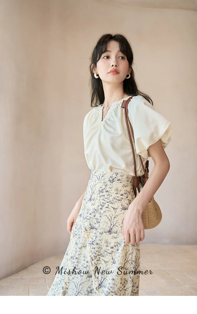 MISHOW Women's Blouses 2023 Summer French Elegant Solid V-Neck Short Sleeve Pullover LOOSE female Puff Sleeve Tops MXC38X0043