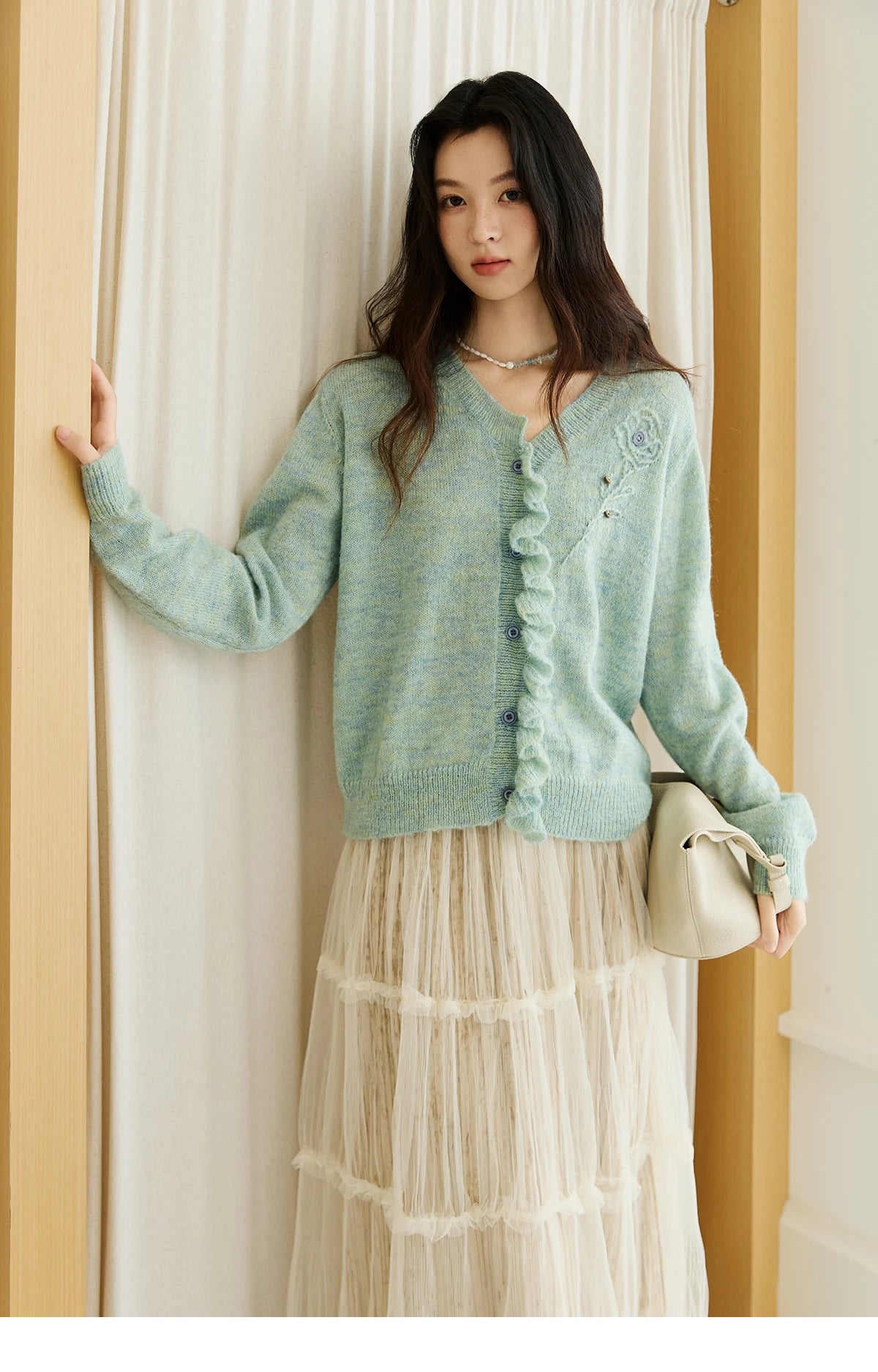 MISHOW Knitted Cardigan Women 2025 Autumn French Style Flower Embroidered V-neck Cardigan Luxury Long-sleeved Top MXE47Z2498