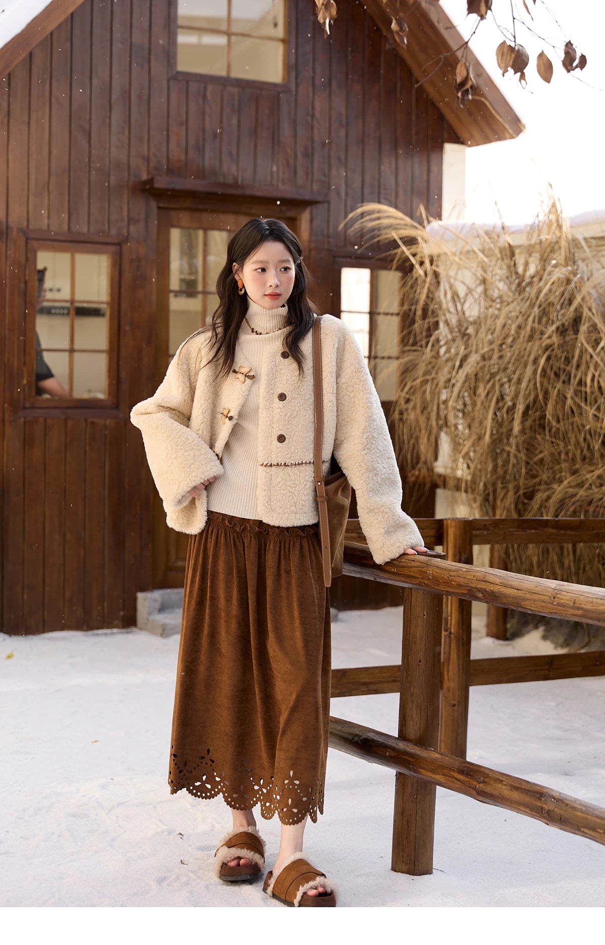 MISHOW Winter Jackets Women 2025 Retro Apricot Imitation Lambswool Coat Commuter Round Neck Single-breasted Jacket MXE51W0874