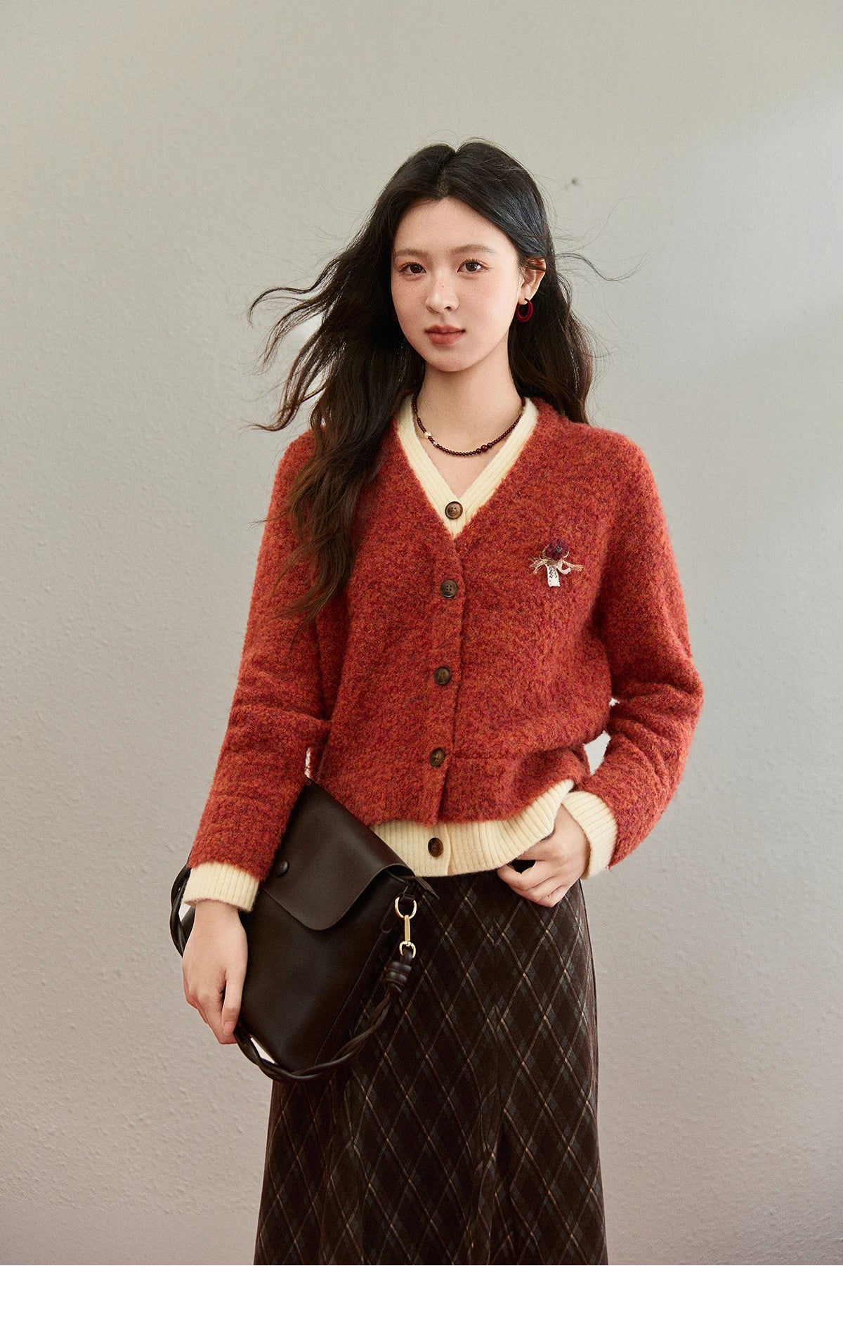 MISHOW Christmas Women’s Knitwear Cardigan Winter 2025 Faux Fur Tops V-neck Warm Sweater Fake Two Contrasting Sweater MXE91Z2777