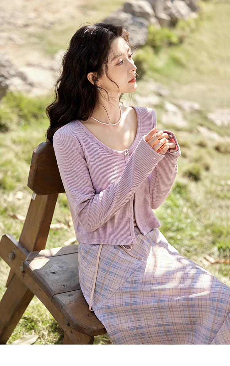 MISHOW Women's Butterfly Button Knitted Cardigan Spring 2025 Slim Fit Versatile Sweater Round Neck Sweet Solid Tops MXE11Z1104