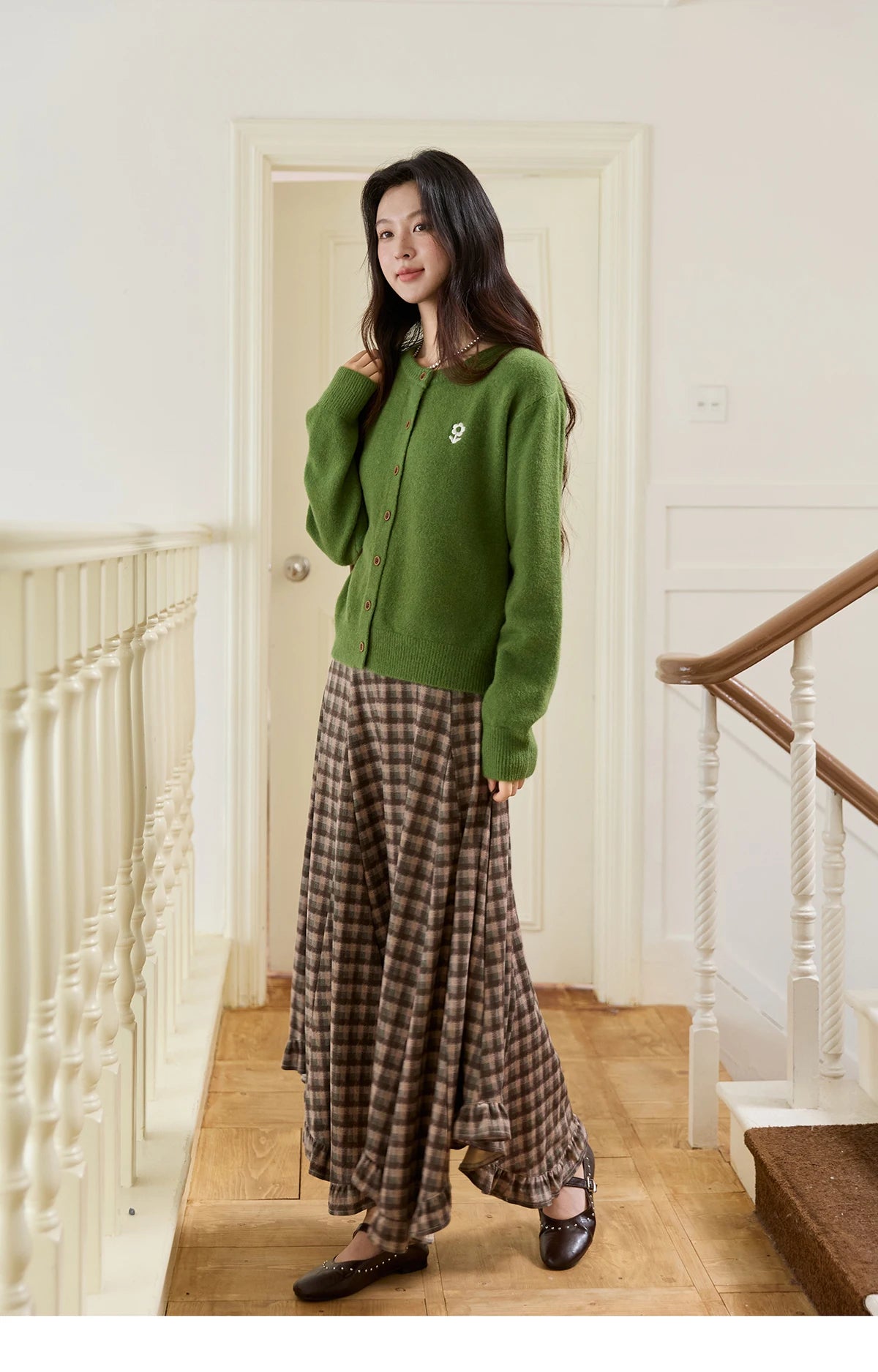 MISHOW Retro Flower Embroidery Cardigan for Women 2025 Round Neck Single Breasted Buckle Loose Knit Autumn Cardigan MXE46Z2588