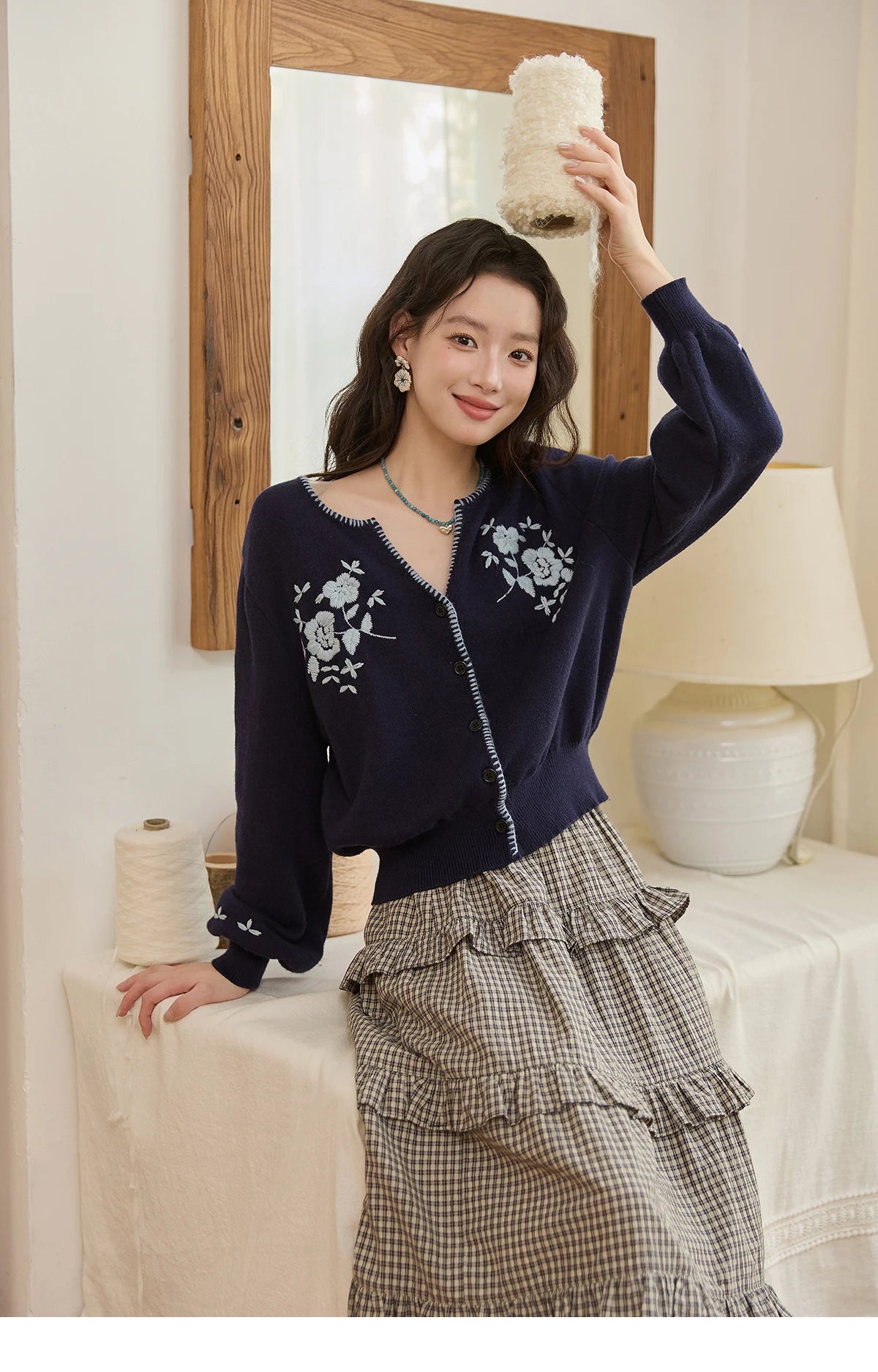 MISHOW Dark Blue Cardigan Women 2025 Autumn New French Vintage Embroidered Knit Cardigan Casual Round Neck Sweater MXE45Z1381