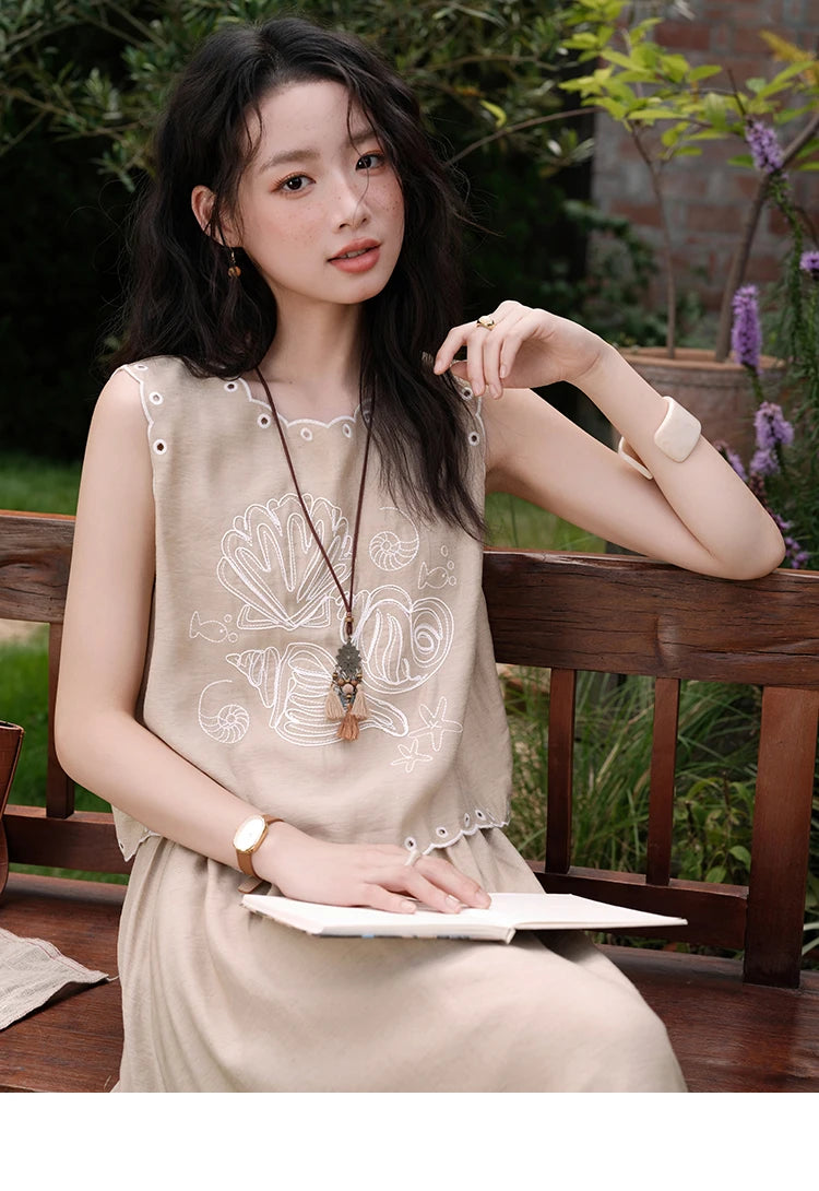 MISHOW Two-Piece Ladies Set 2025 Summer Hollow Out Embroidery Top Lace Spliced Elastic Waist Half Skirt Female Set MXE35T0594