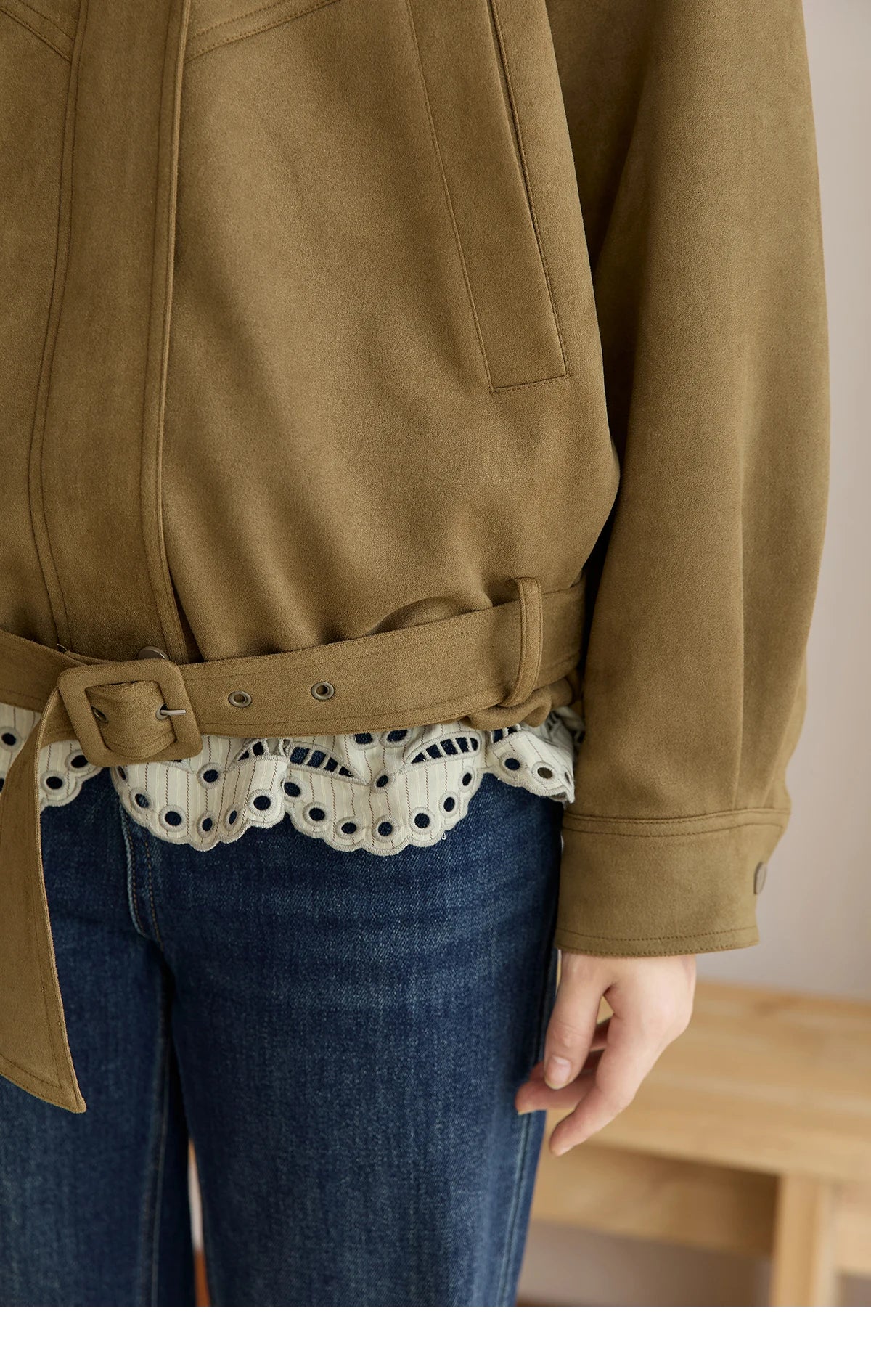 MISHOW Retro Jacket Women 2025 Autumn Winter Warm Stand Collar Casual Jacket Slim Design Zipper Jacket Woman Clothes MXE49W0853