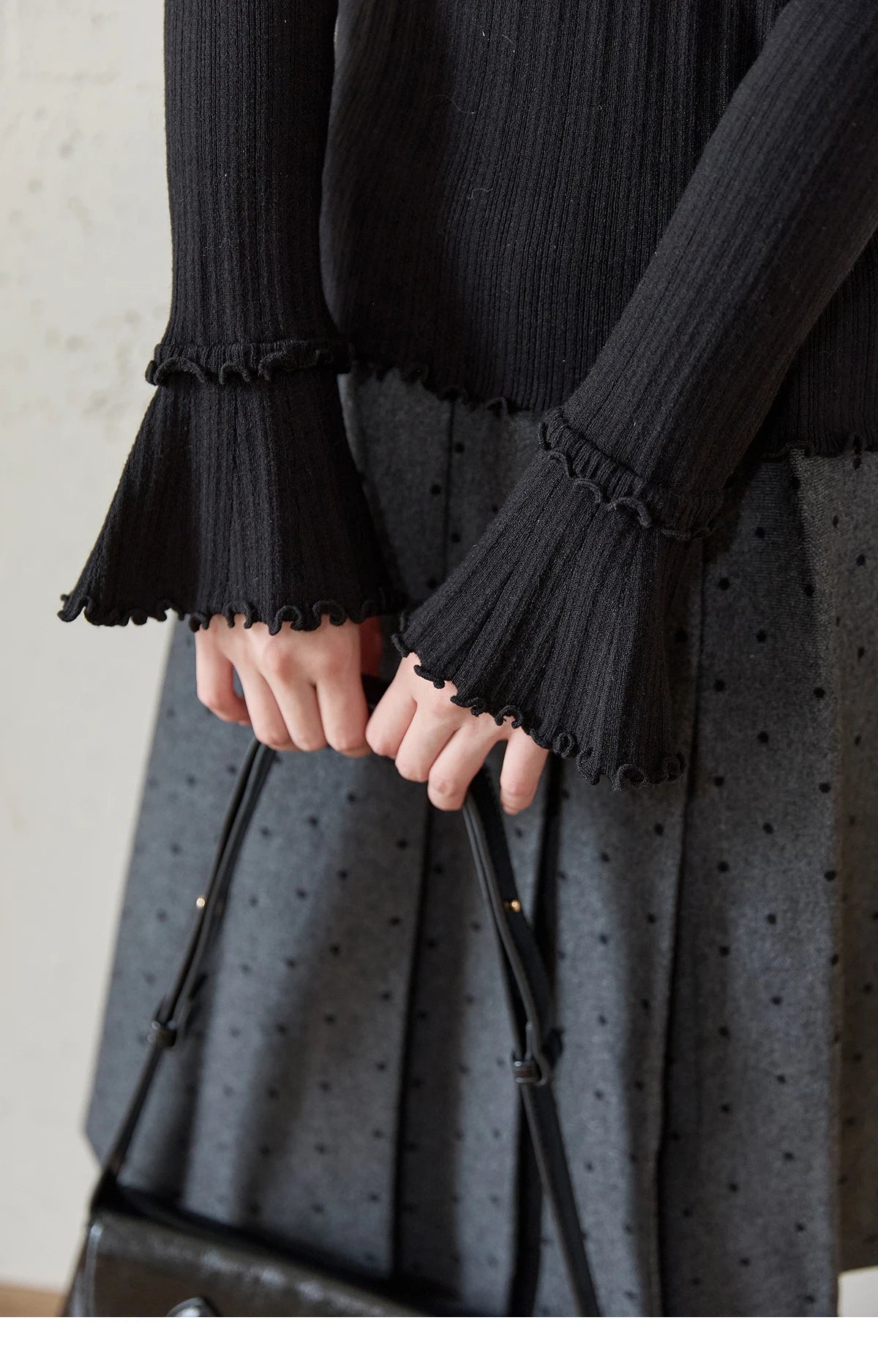 MISHOW Women's Long Sleeve Top 2025 Autumn New Casual Solid Turtleneck Slim Knit Wood Ear Edge Trumpet Sleeve Top MXE51Z2552