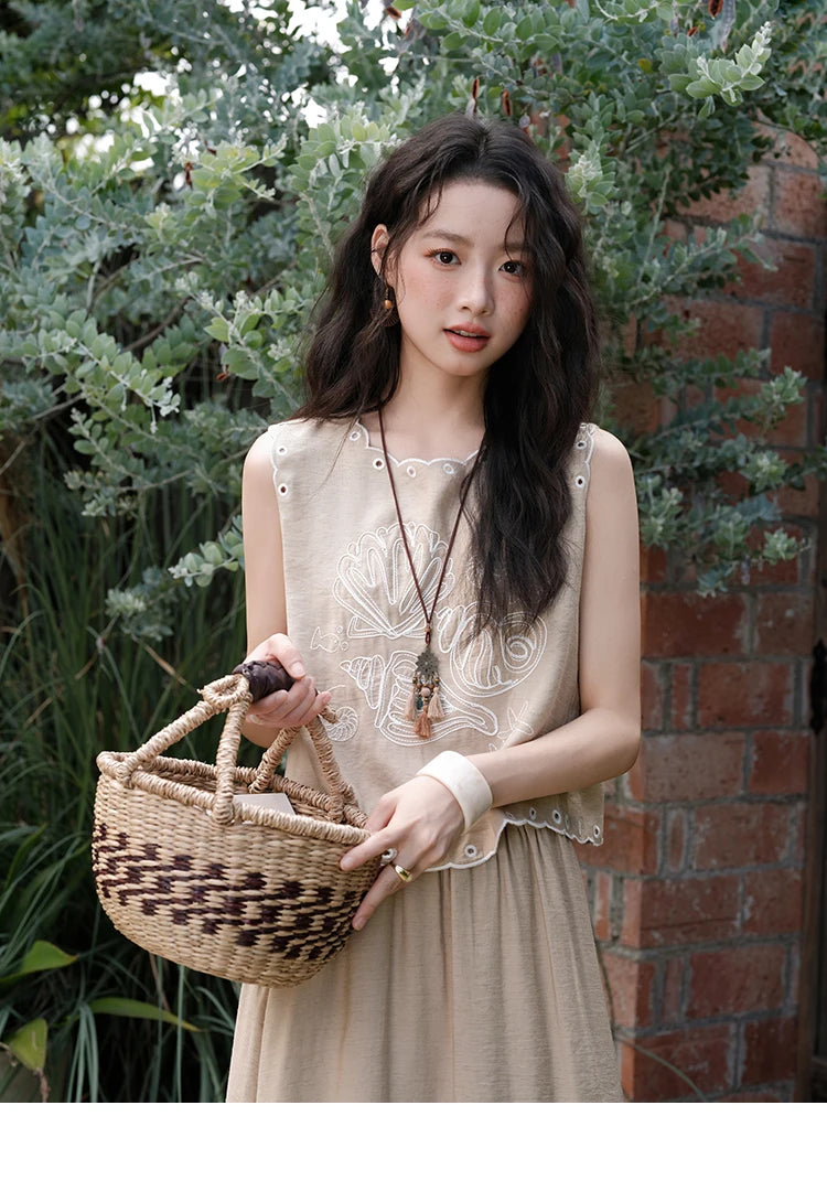 MISHOW Two-Piece Ladies Set 2025 Summer Hollow Out Embroidery Top Lace Spliced Elastic Waist Half Skirt Female Set MXE35T0594