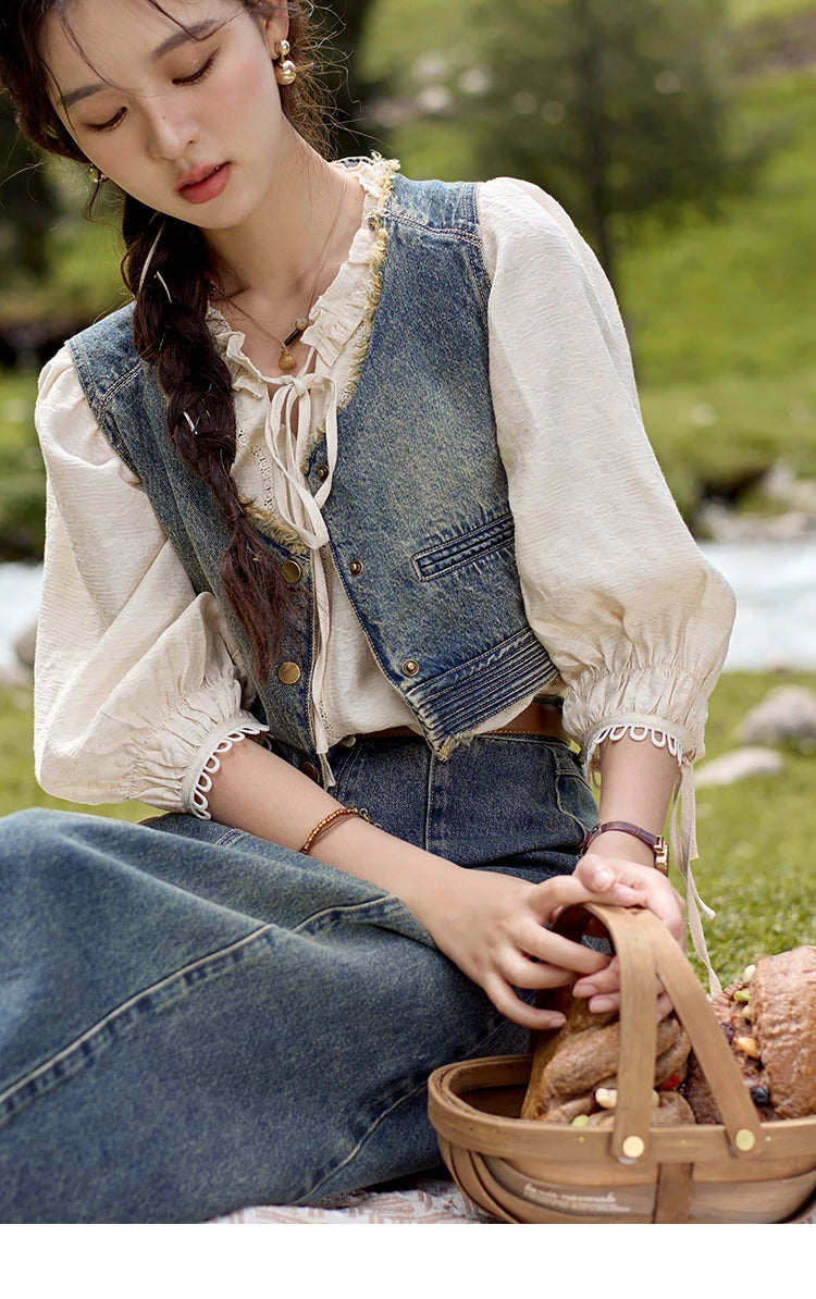 MISHOW Retro Blue Denim Vest Coat 2024 Autumn Sleeveless V Neck Hem Tassels Coat Female Single Breasted Casual Top MXD41W0387