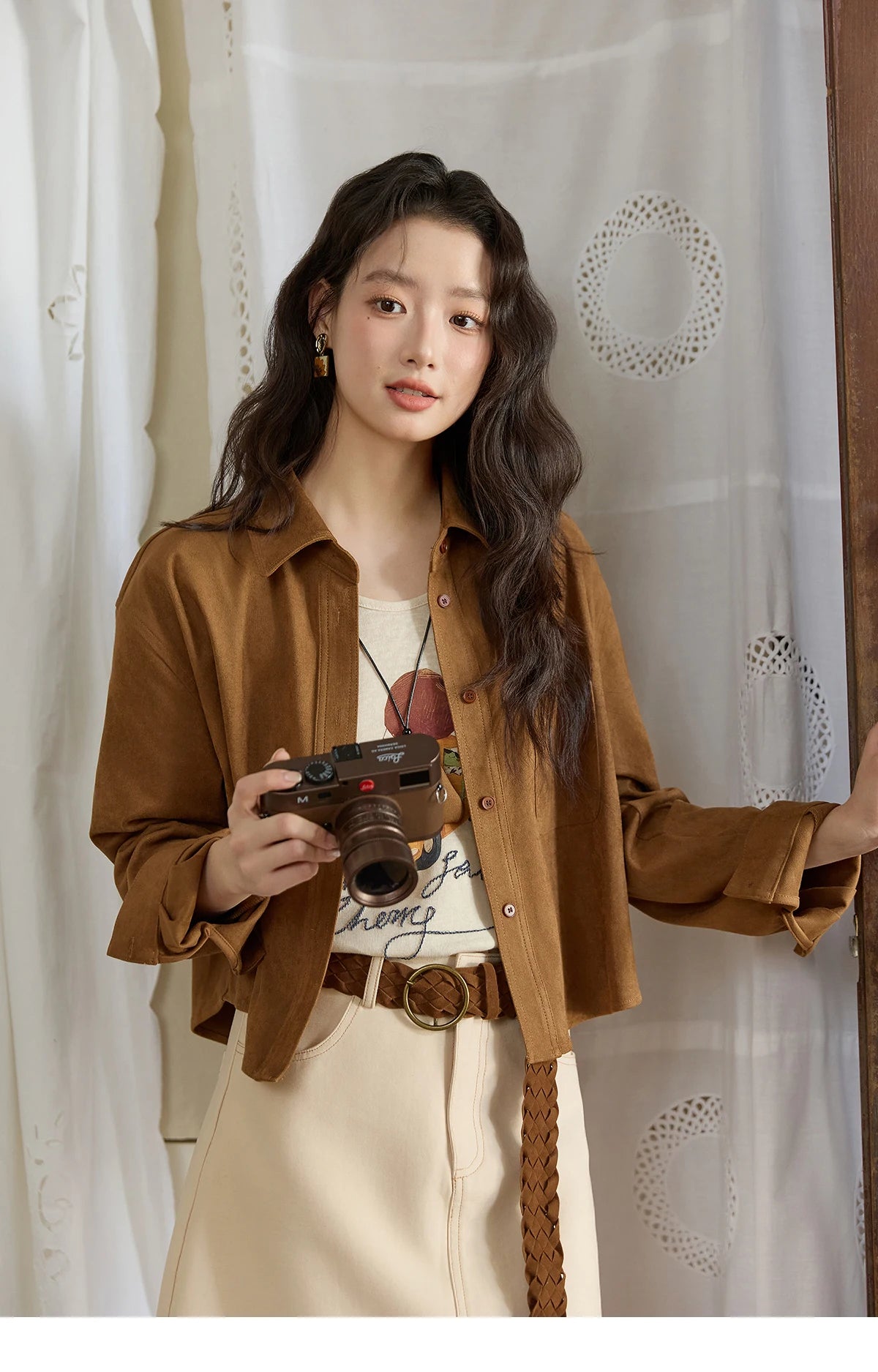 MISHOW Autumn Women's Jacket Retro Turn Down Collar Short Jacket Dropped Patch Pocket Casual Outerwear with Pendant MXE45C2413