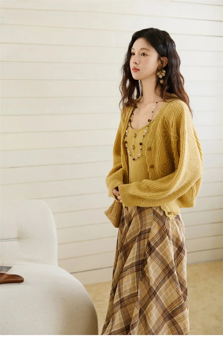 MISHOW Woman Two-piece 2025 Autumn Casual Yellow V-neck Knitted Cardigan Slim Fit Camisole Elegant Commute Top MXE45T0742