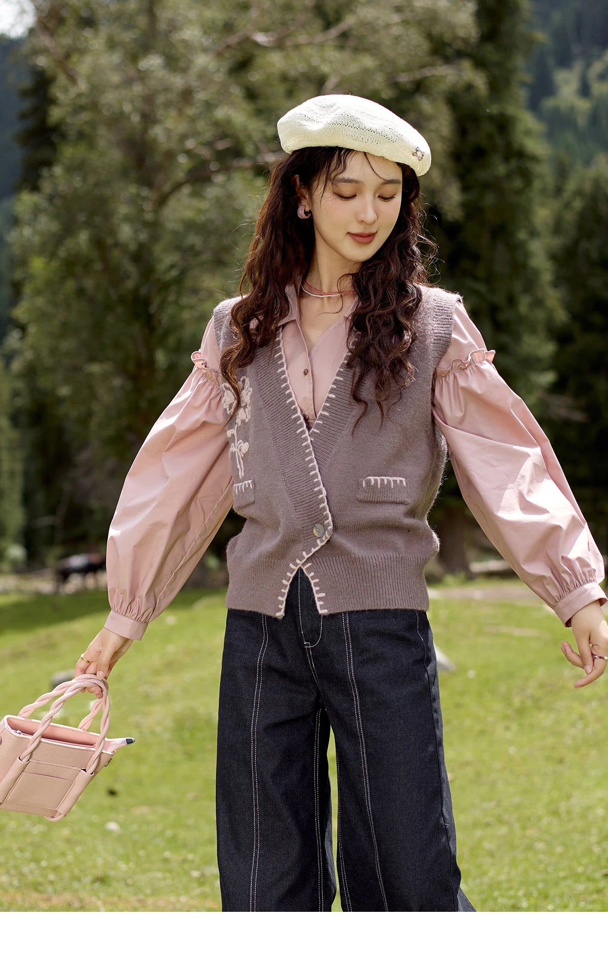 MISHOW Sleeveless Knitted Sweater Vest 2024 Autumn Arctic Velvet Sweater V-neck Towel Embroidered Hook Flower Tops MXD42Z0701