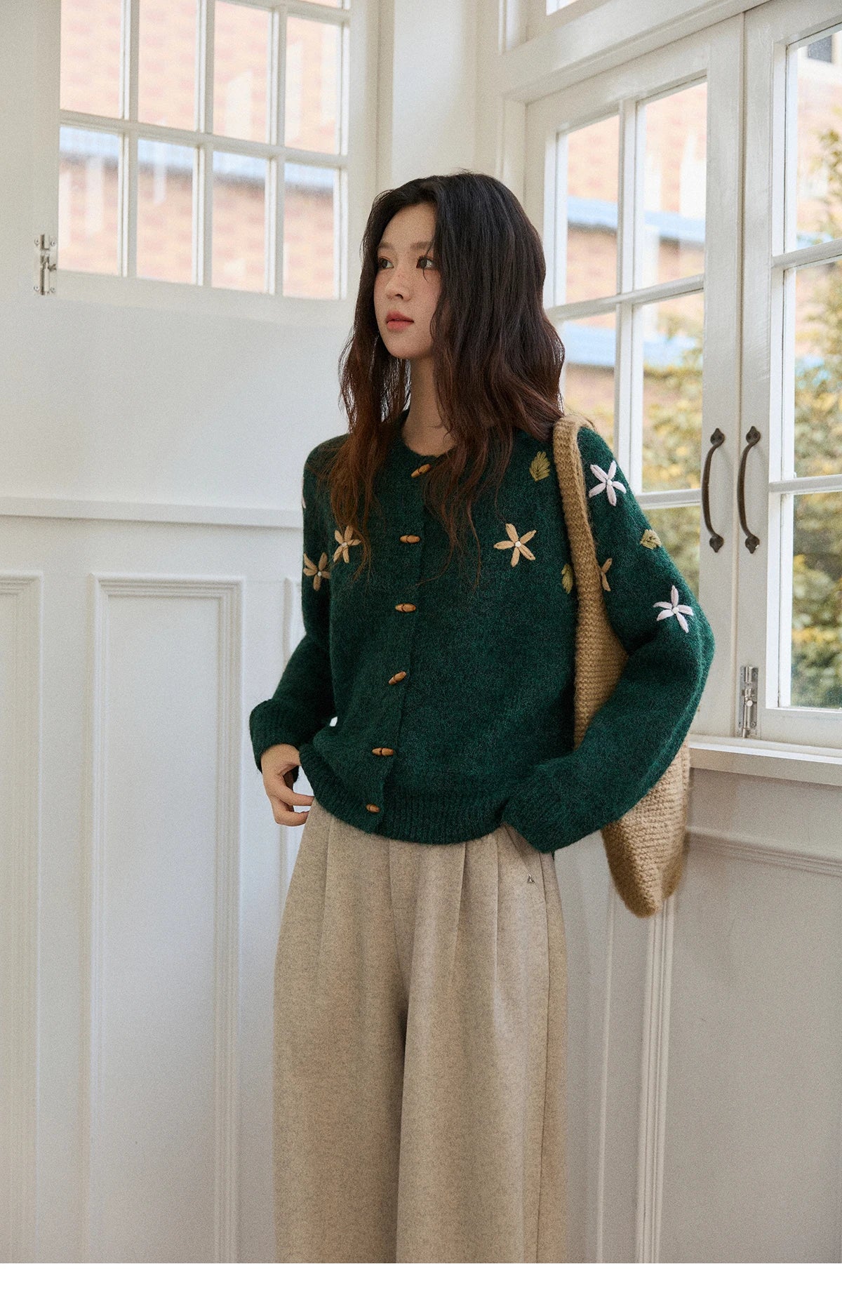 MISHOW Women's Winter Cardigan 2025 New Retro Flower Embroidery Green Knitted Cardigan Casual Long-sleeved Tops MXE86Z2729