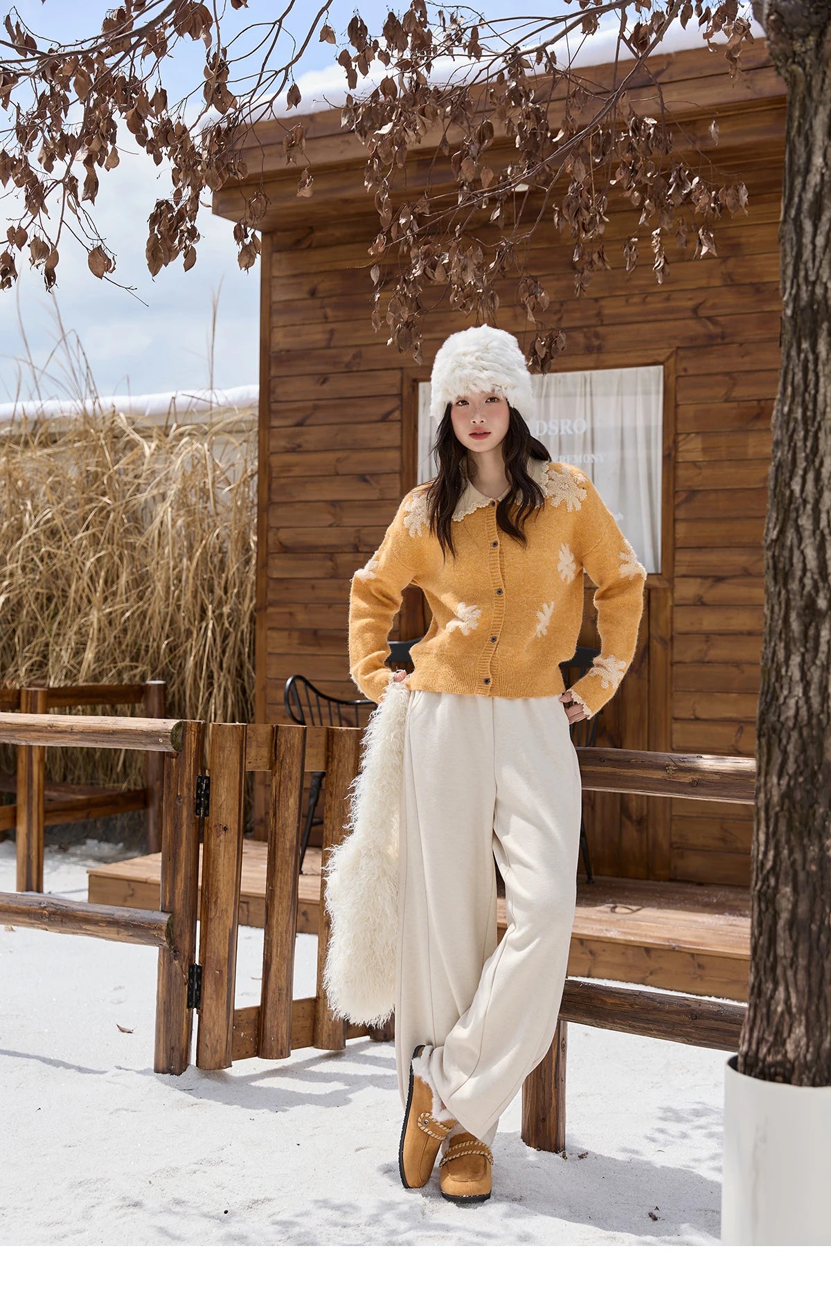 MISHOW Yellow Retro Jacquard Cardigan Women 2025 Autumn Winter Lazy Style Turn-down Collar Loose Sweater Office Lady MXE88Z2691