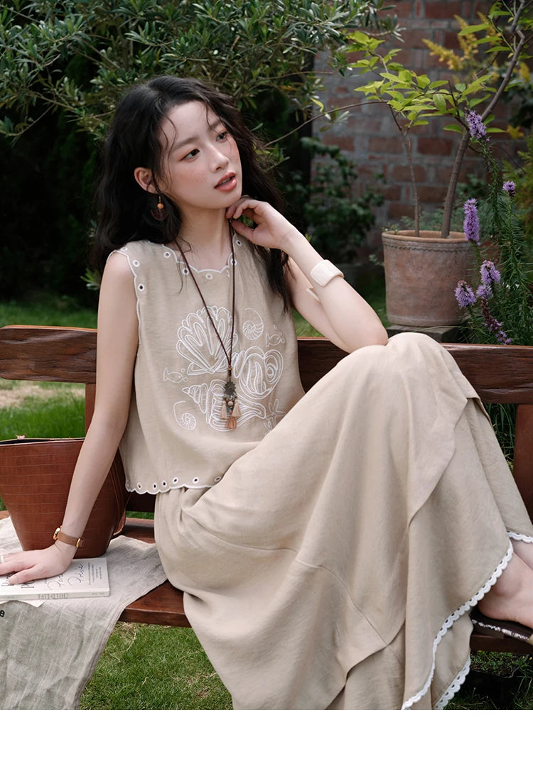 MISHOW Two-Piece Ladies Set 2025 Summer Hollow Out Embroidery Top Lace Spliced Elastic Waist Half Skirt Female Set MXE35T0594