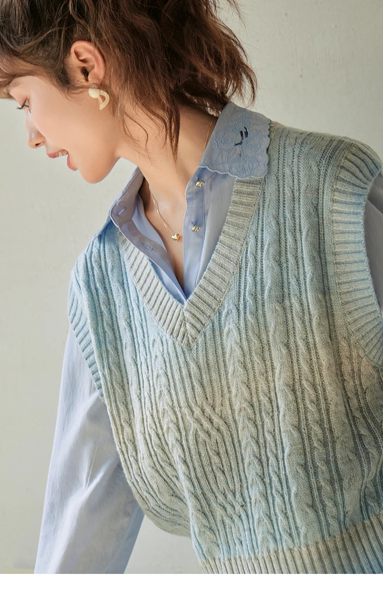 MISHOW Women's Casual Loose Shirt 2023 Autumn Turn-down Collar Embroidery Hollowed Out Single Breasted Mid Length Top MXC41C0077