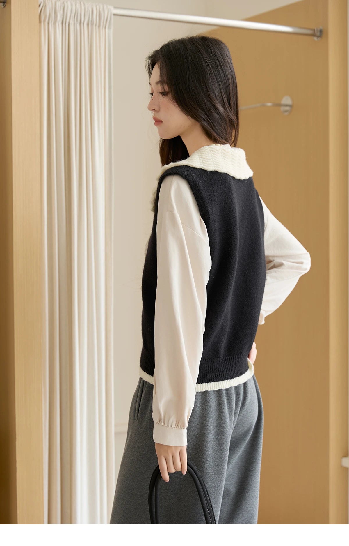 Mishow Black Peter Pan Collar Knitted Vest MXE45Z2484