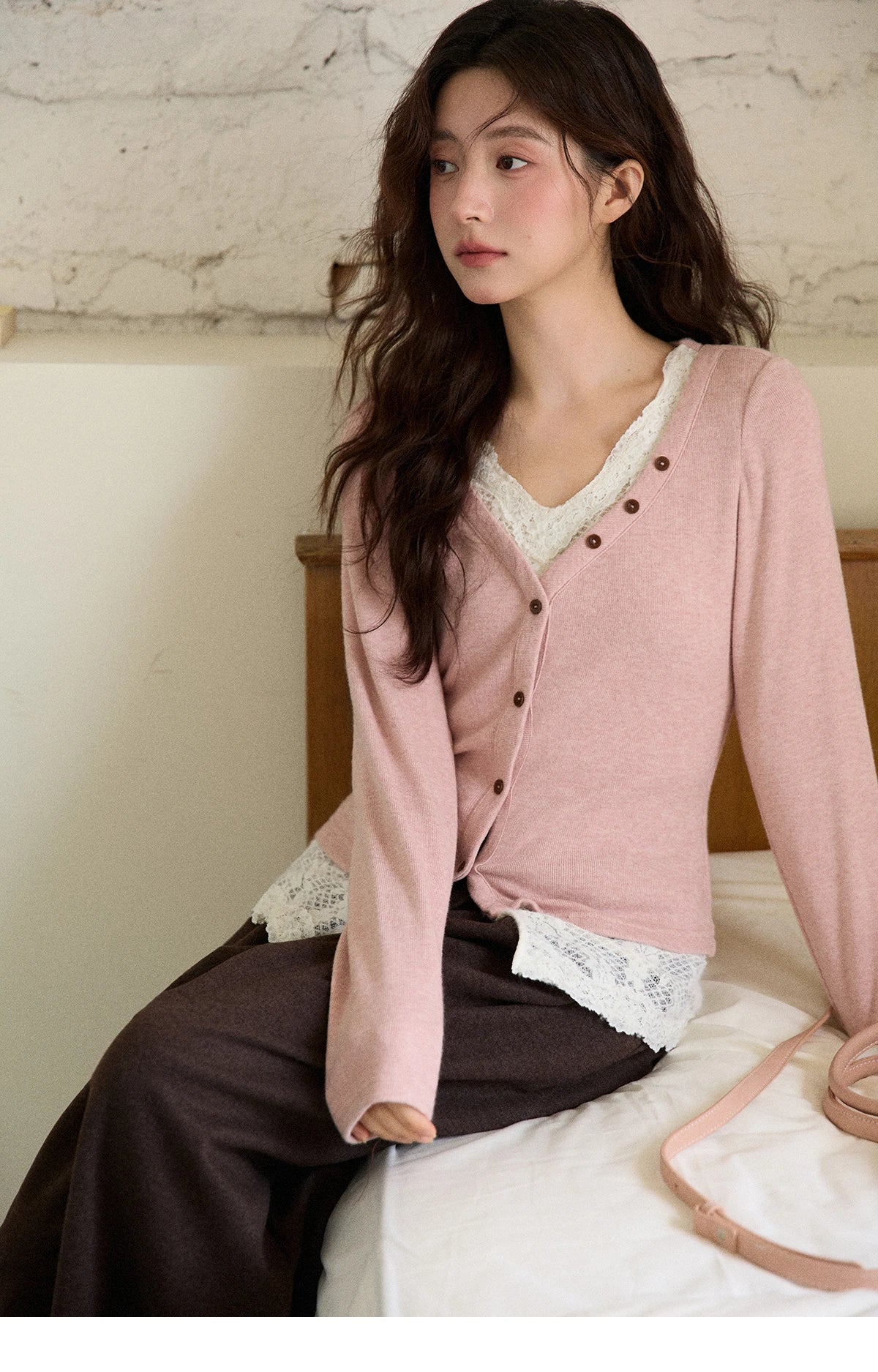 MISHOW Long Sleeve Tops for Woman 2025  Autumn Winter Sweet Gentle V-neck Top with Lace Trim Commute Slim Knit Top  MXE86Z2673