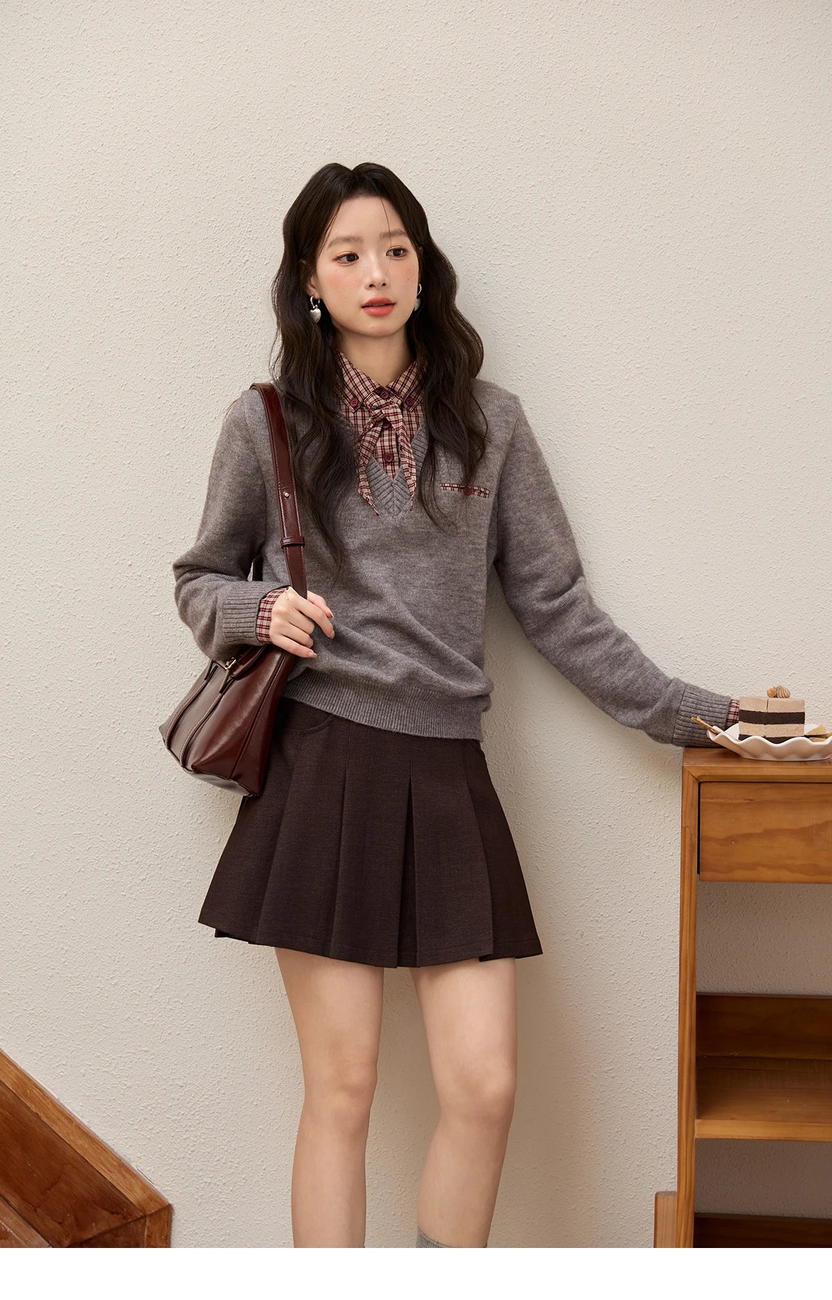 MISHOW Fake Two-piece Knitted Sweater for Women 2025 Winter Plaid Turn-down Collar Splicing Detachable Scarf Sweater MXE89Z2605