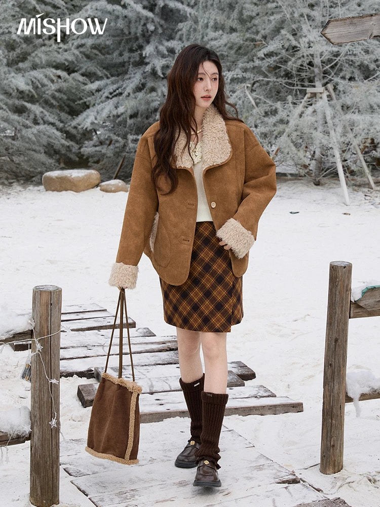 MISHOW Women's Double Sided Wearing Jacket 2025 Winter Lamb Wool Lapel Coat Warm Windproof Commuter Coat with Pockets MXE91W1015