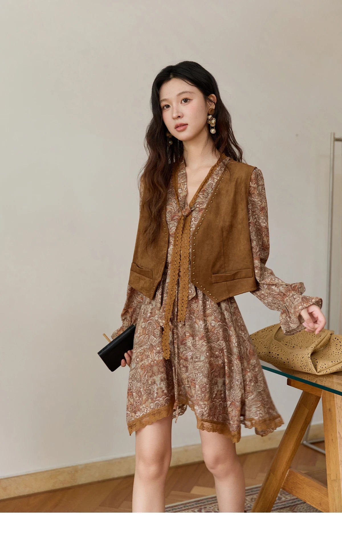 MISHOW Suede Vest Jacket for Women 2025 Autumn French Vintage Sleeveless Thin Vest Coat Rivet Design V-neck Vests MXE46L2518